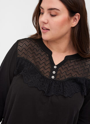 Blouse in organic cotton with lace, Black, Model image number 2