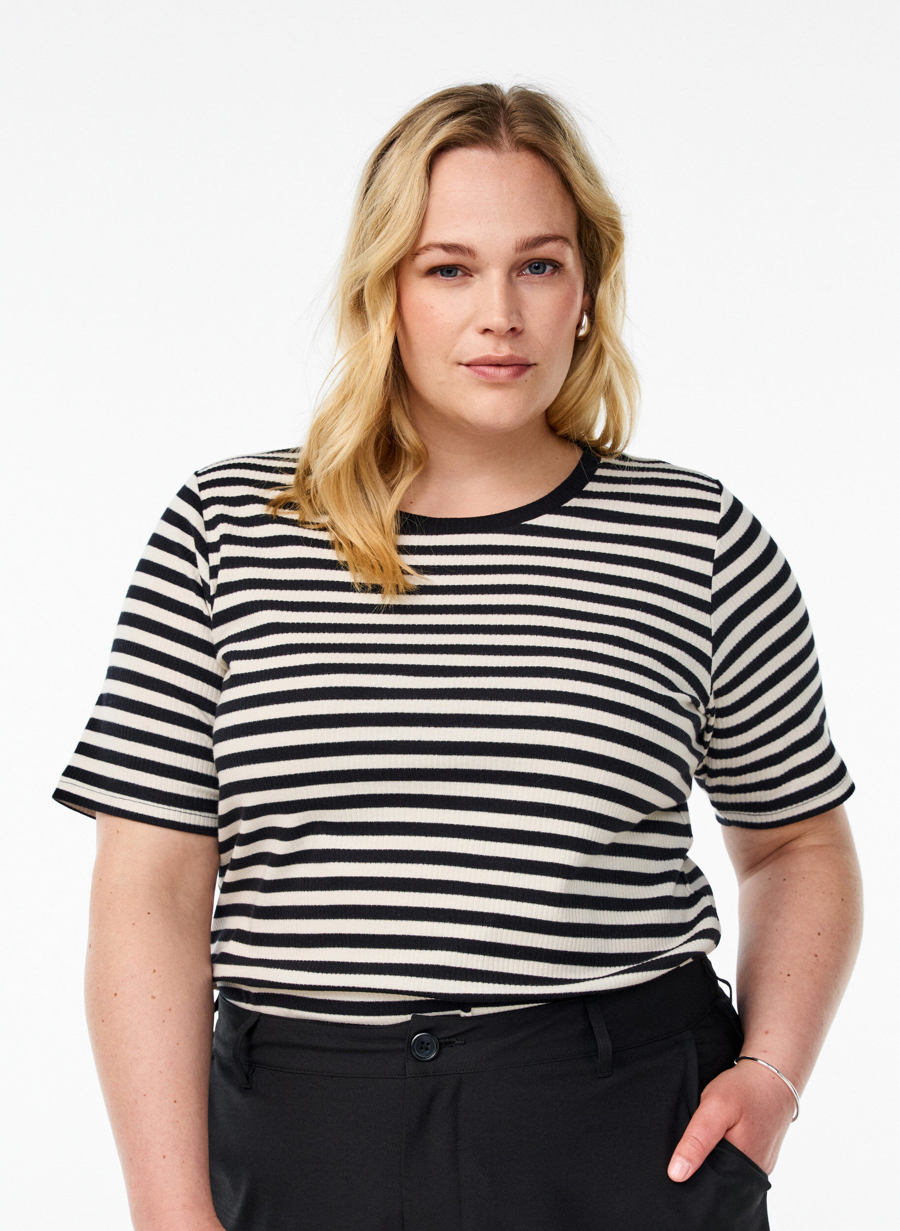 Striped T-shirt with ribbed texture, Black, Model