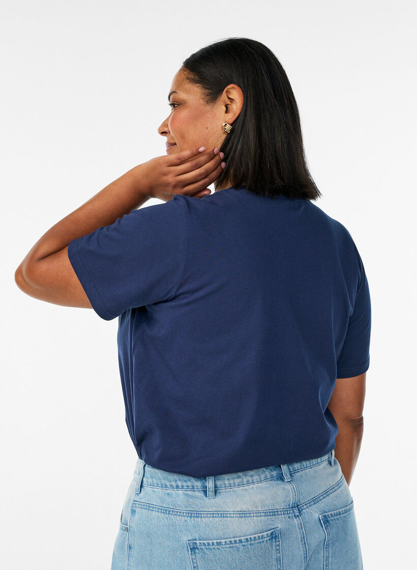 Organic cotton T-shirt with eyelet embroidery, Blue, Model image number 2