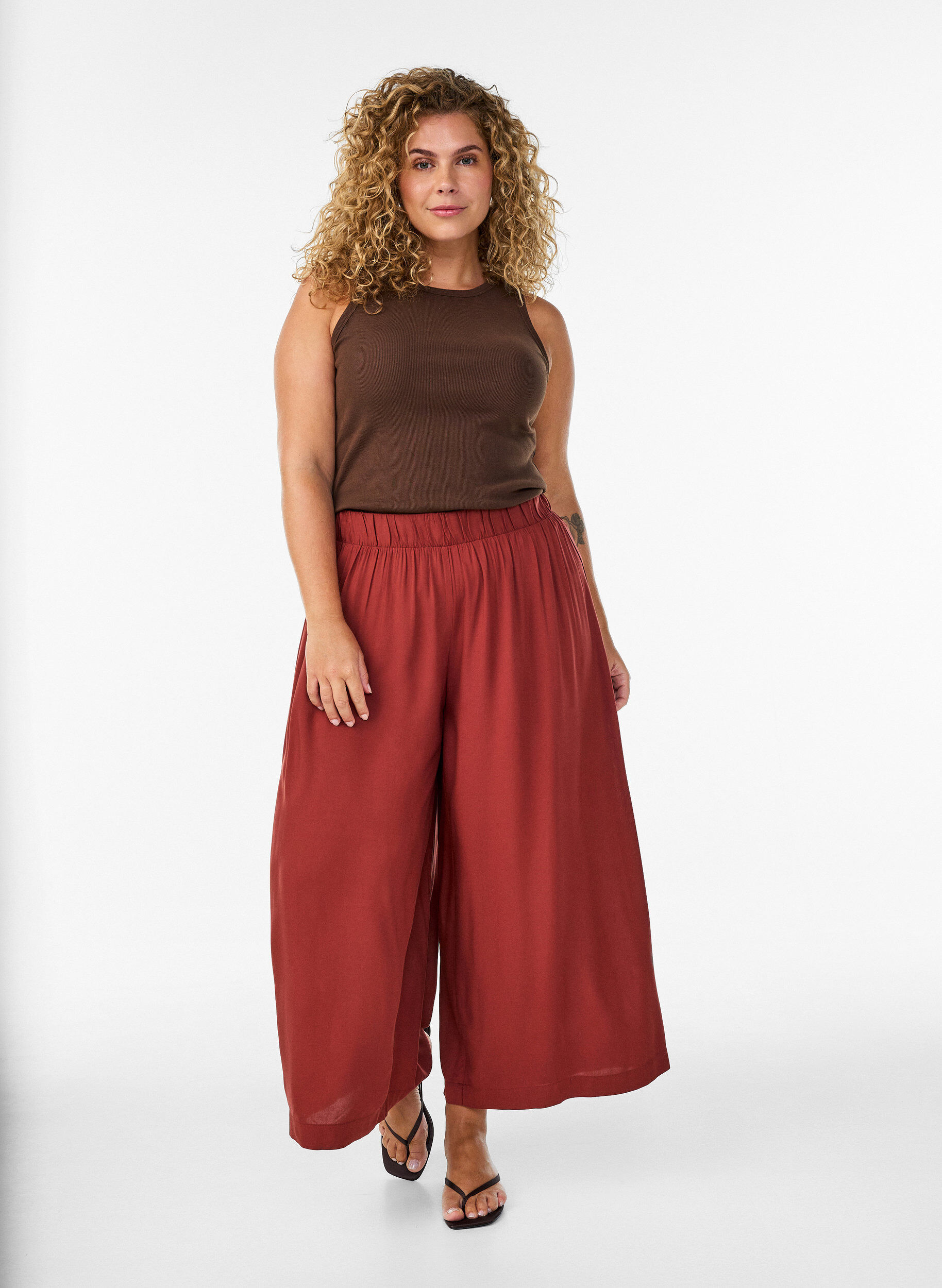 Zizzifashion Culottes in viscose with a high waist and wide legs, Red, Model image number 0