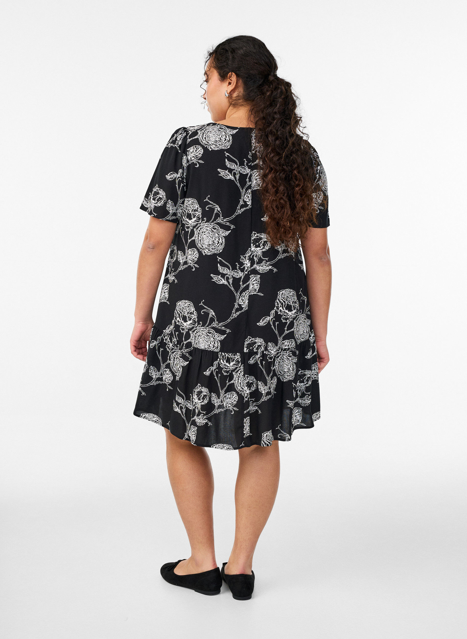 Zizzifashion Viscose dress with cutline, Black, Model image number 2