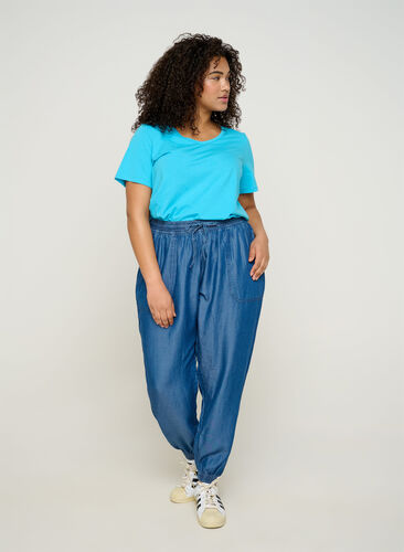 Loose trousers in lyocell, Medium Blue Denim, Model image number 0