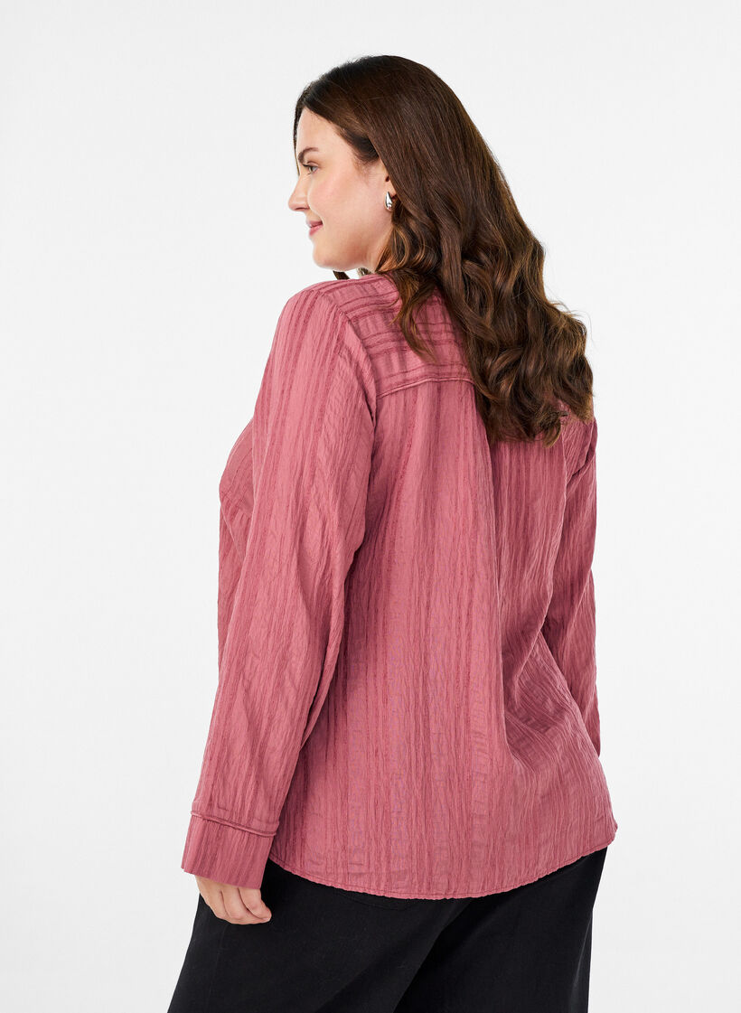 Blouse with tone-on-tone texture and buttons, Rose, Model image number 2