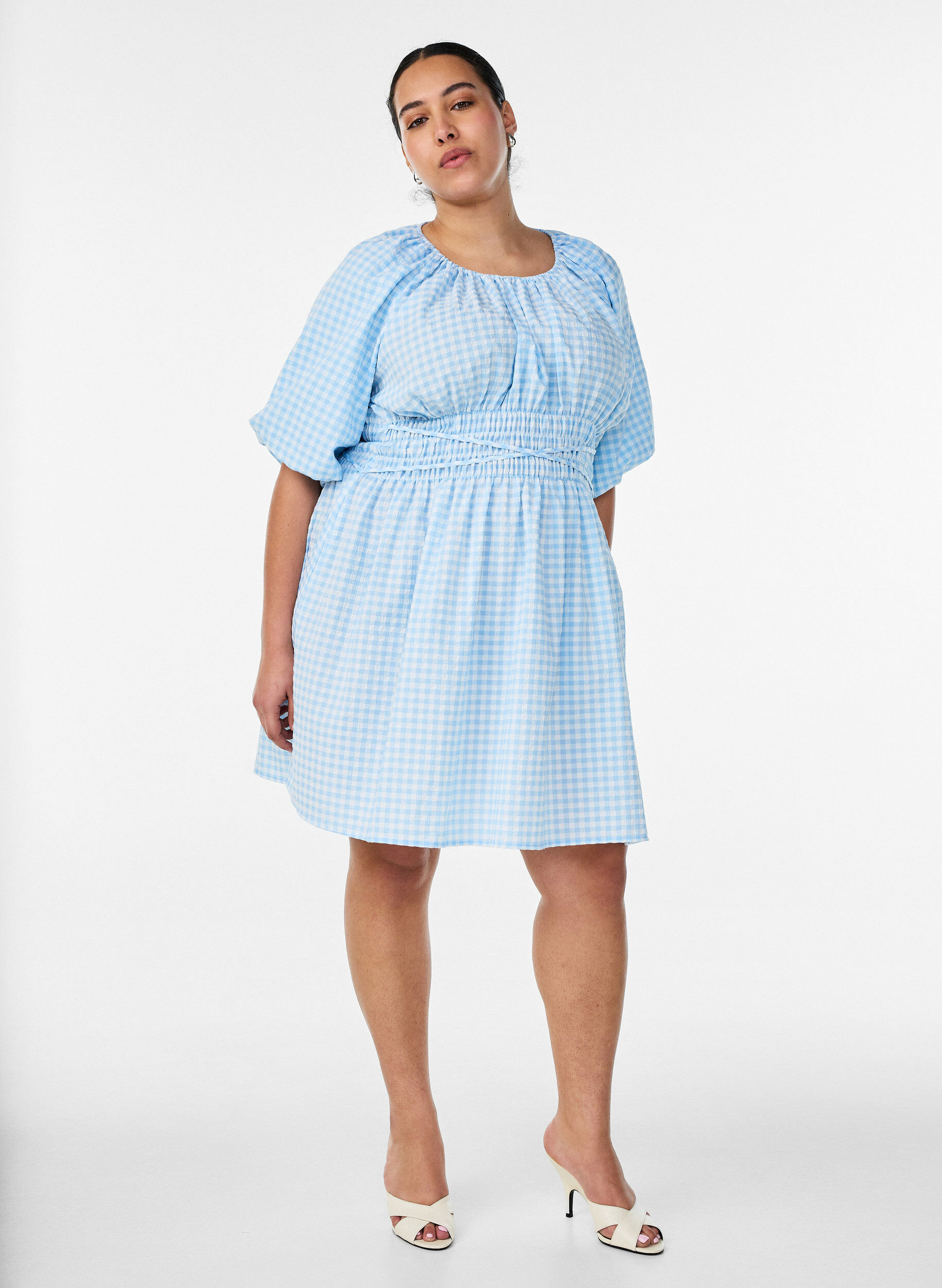 Zizzifashion Short small check dress with balloon sleeves, Light Blue, Model image number 1