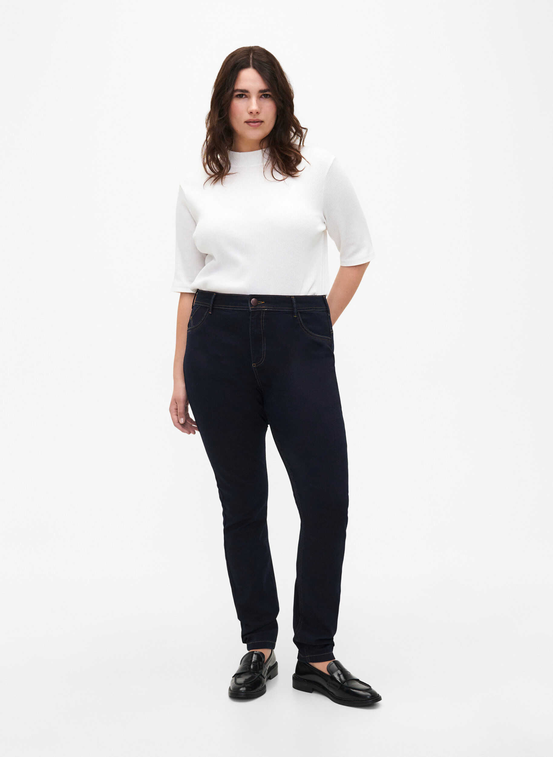 Extra slim fit Amy jeans with a high waist, Blue, Model