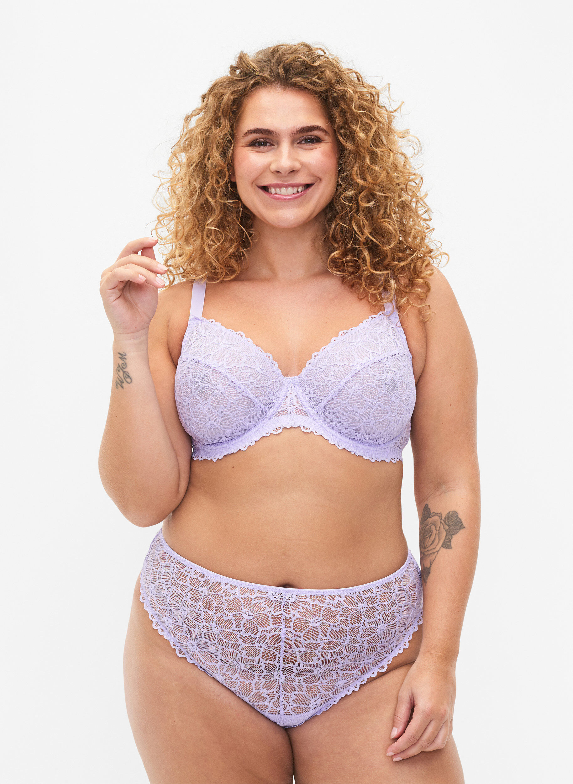 Zizzifashion Floral lace thong with regular waist, Purple, Model image number 0