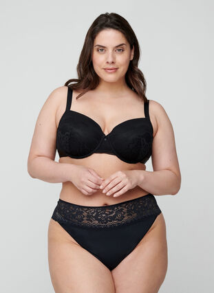 Lace Alma bra with underwiring, Black, Model image number 3