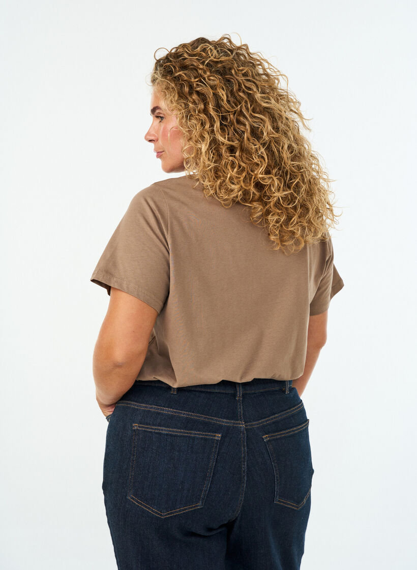Cotton T-shirt with front print and V-neck, Brown, Model image number 2