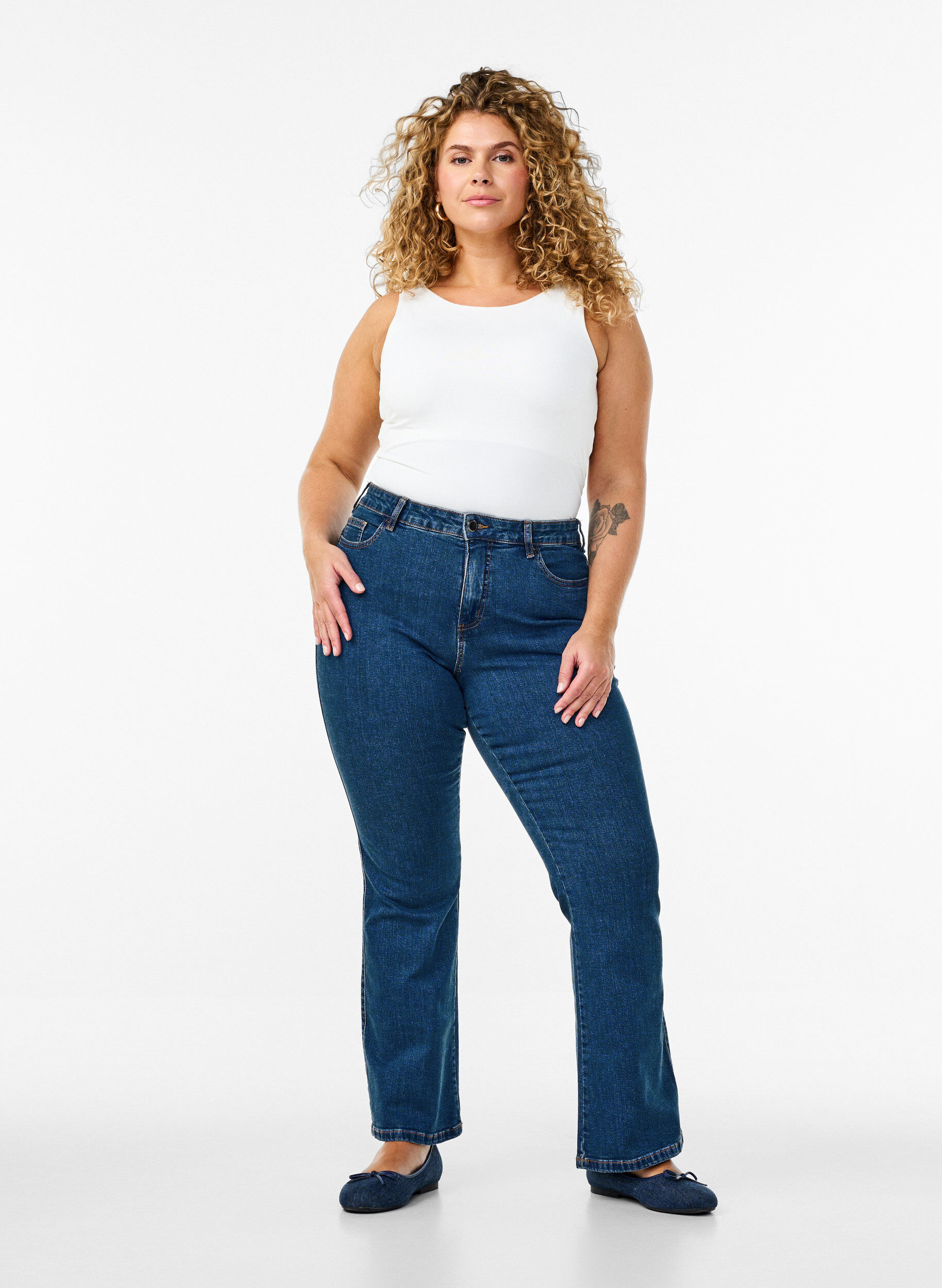 Ellen bootcut jeans with high waist, Blue, Model