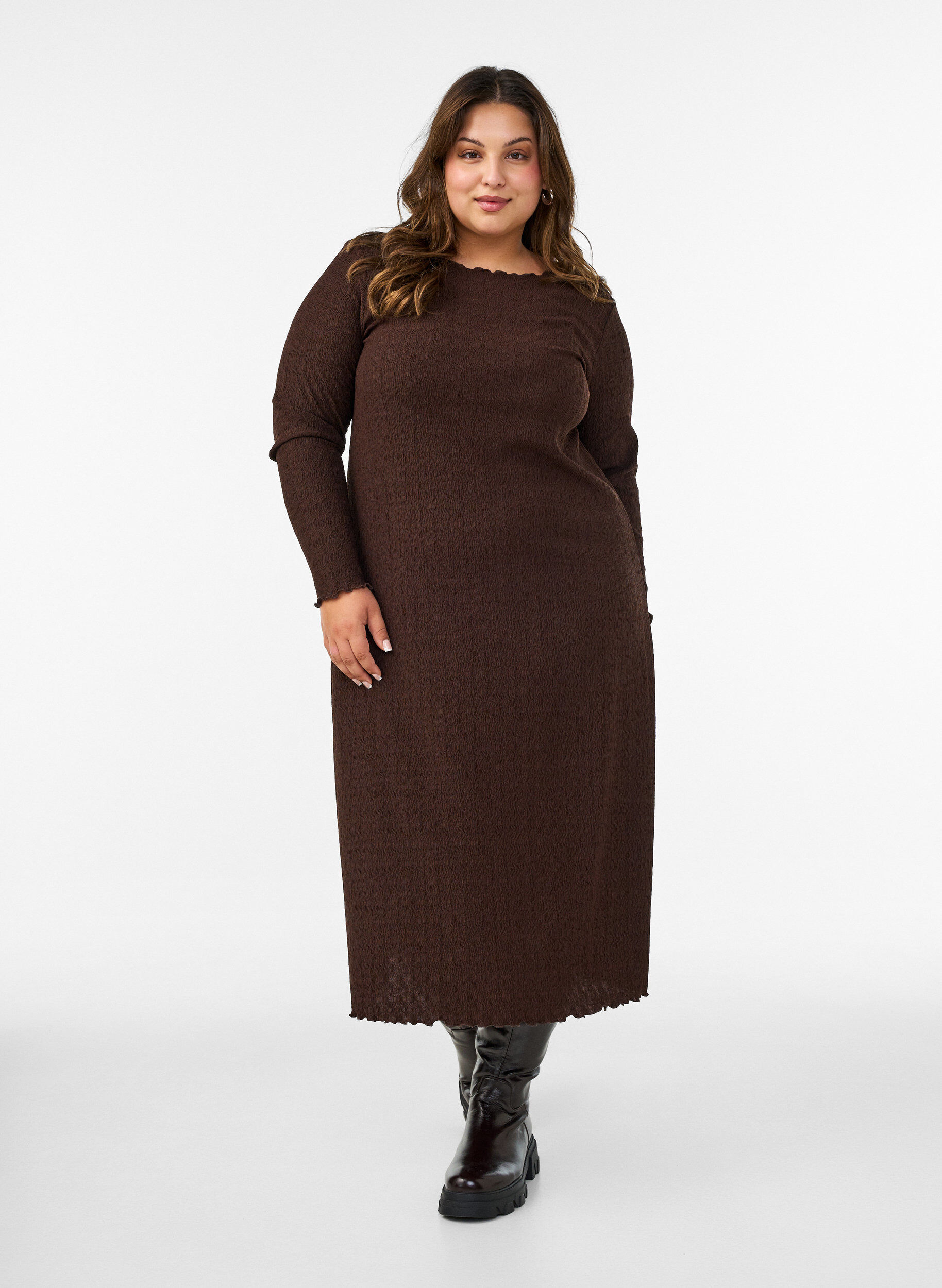 Midi dress with a wavy texture and long sleeves, Brown, Model