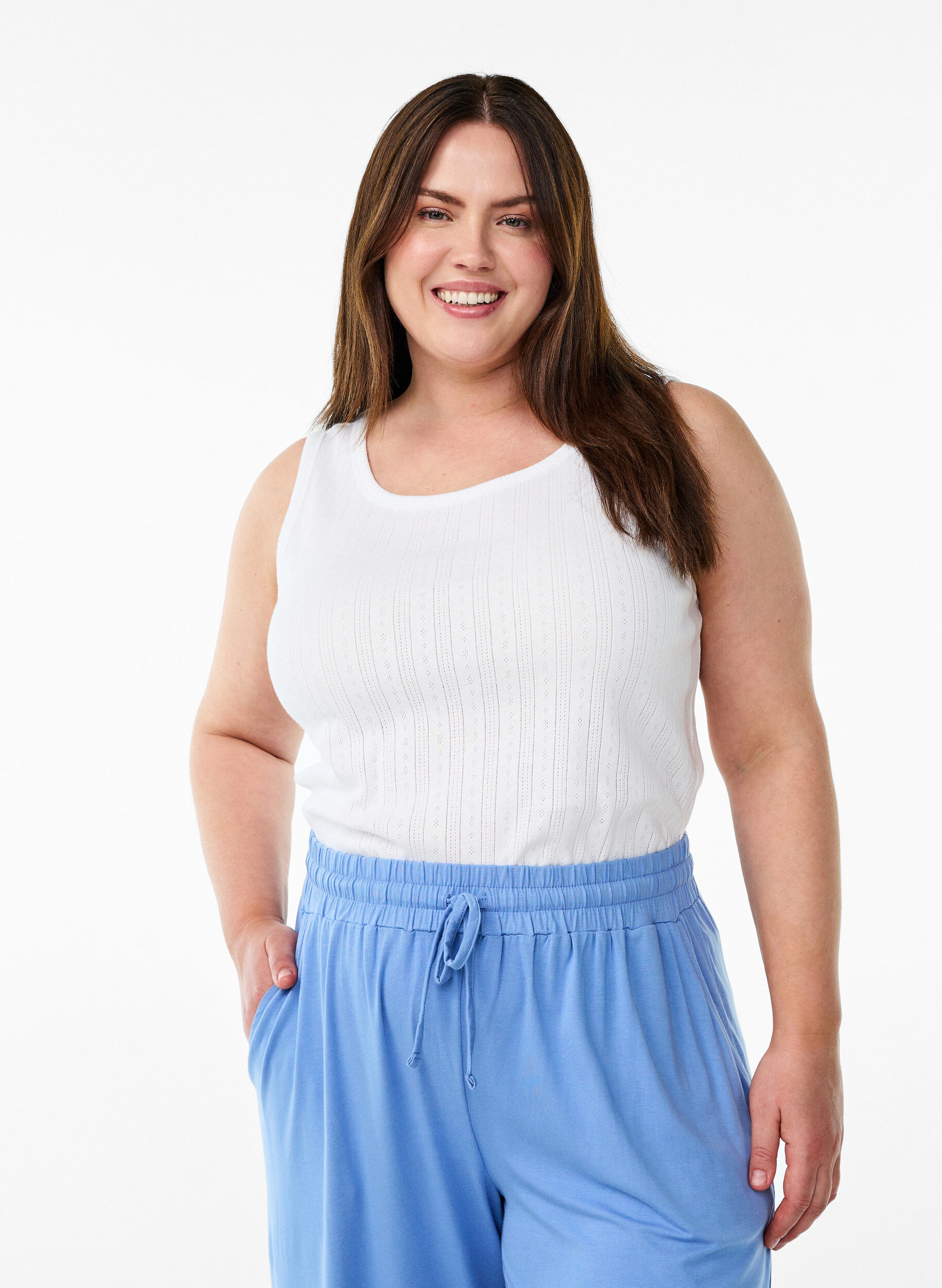 Night top in organic cotton with a textured pattern, White, Model