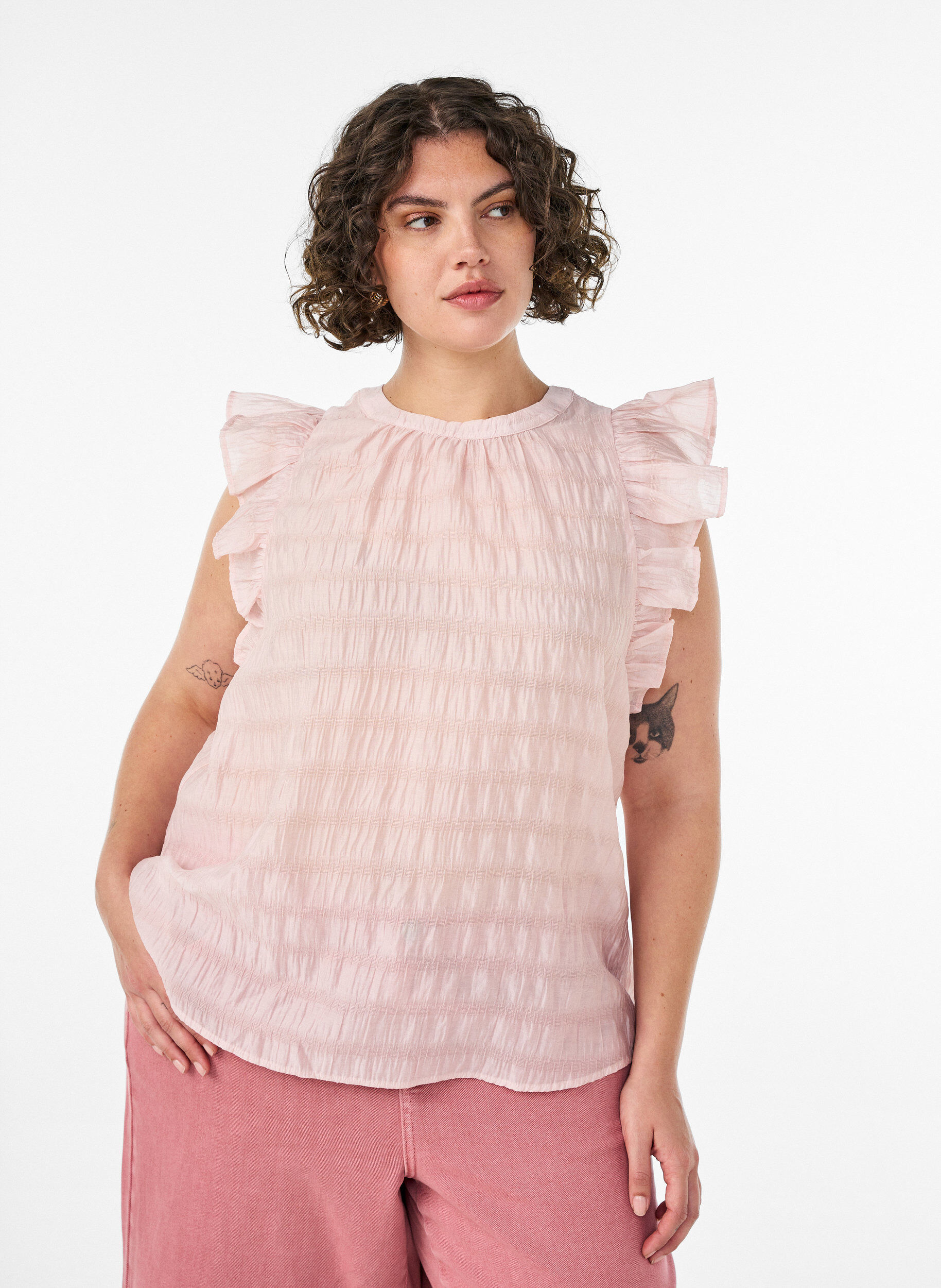 Zizzifashion Sleeveless blouse with texture and ruffles, Rose, Model image number 0