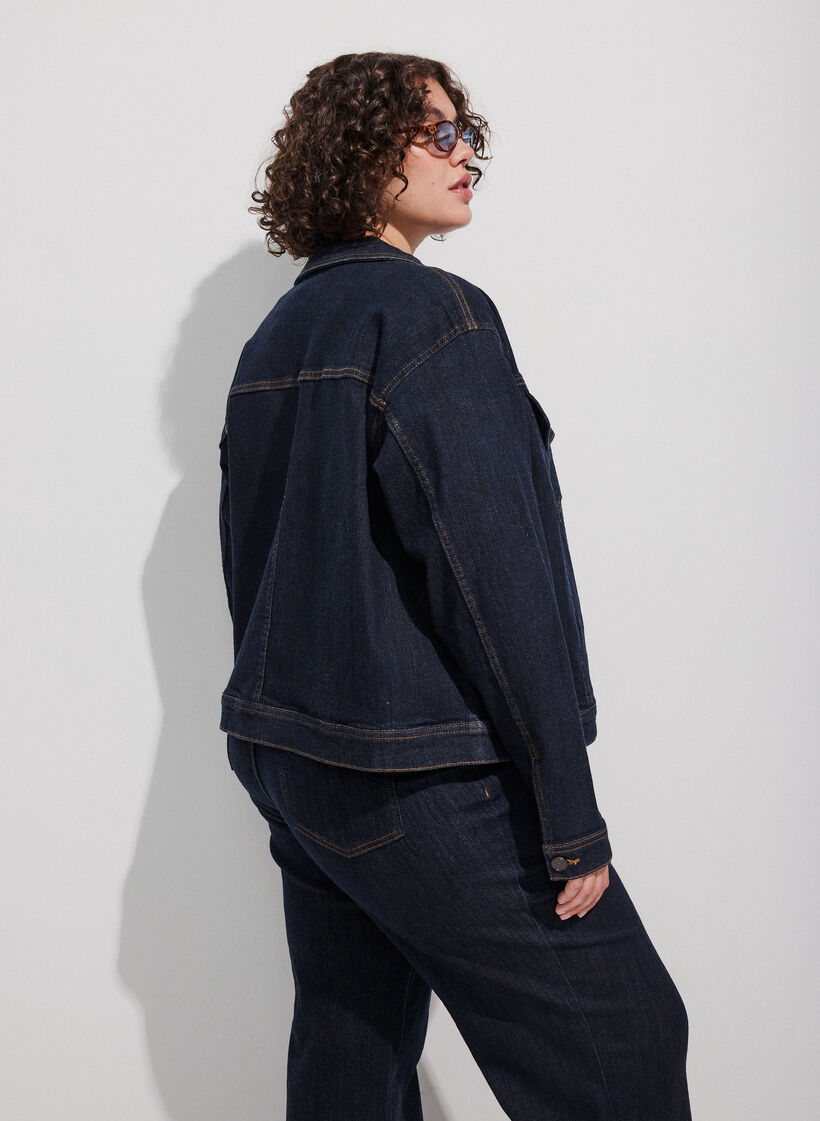 Classic denim jacket with contrast stitching, Blue, Model image number 2