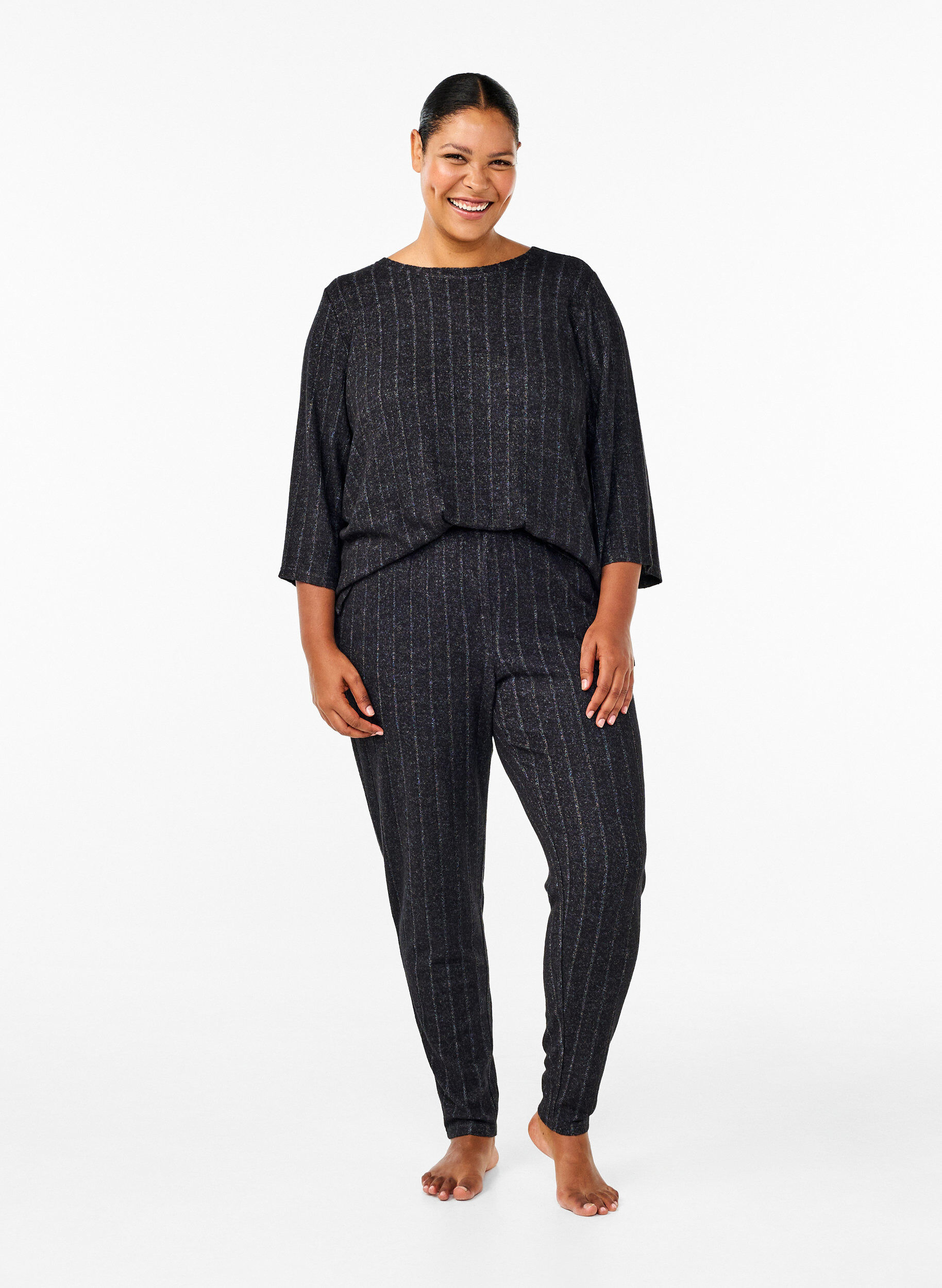 Lounge trousers with pockets, Black, Model