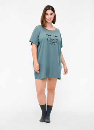 Oversize sleep T-shirt in organic cotton, Balsam Green, Model image number 2
