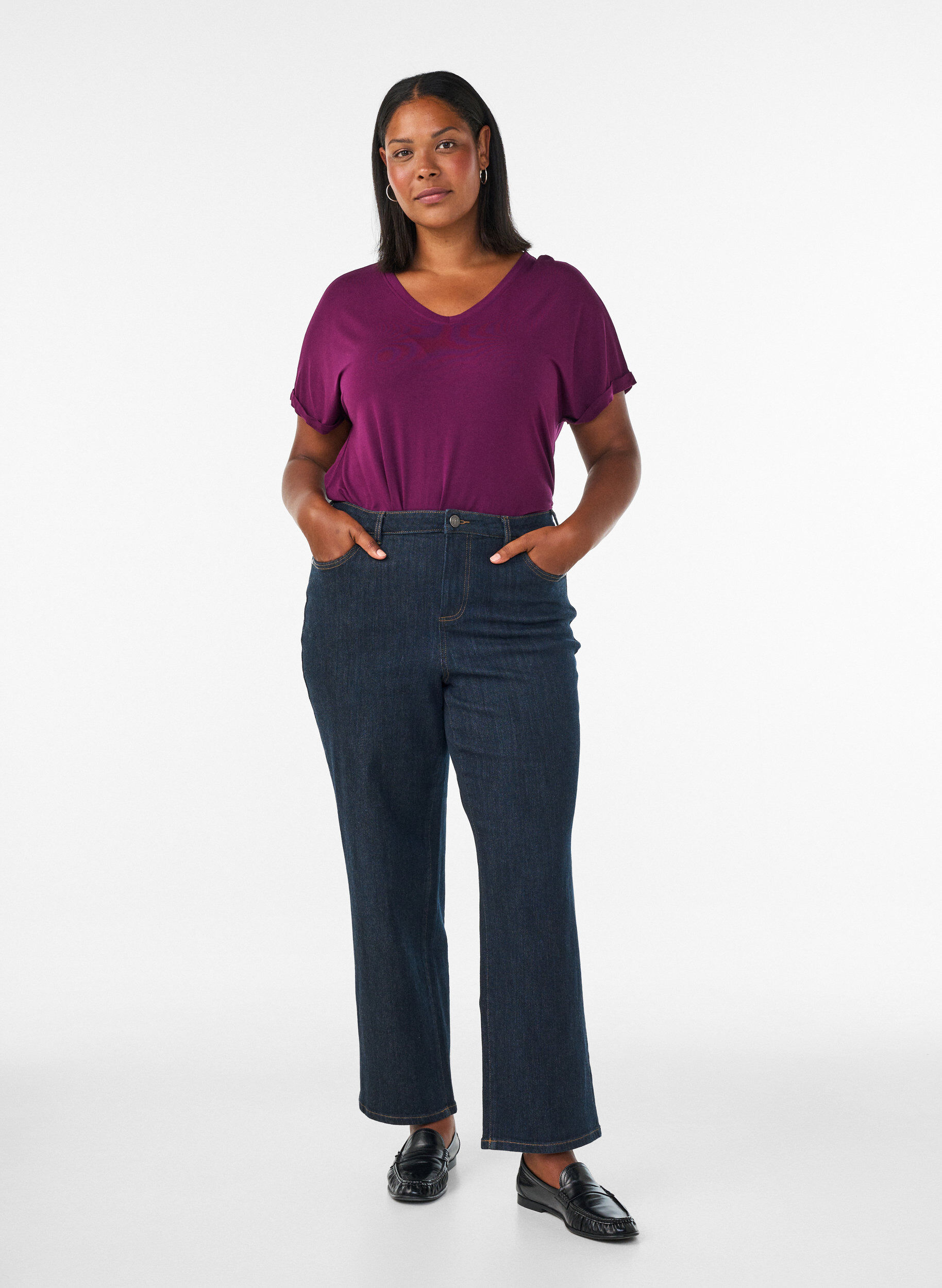 ZizzifashionBasic V-neck T-shirt in viscose, Purple, Model image number 1