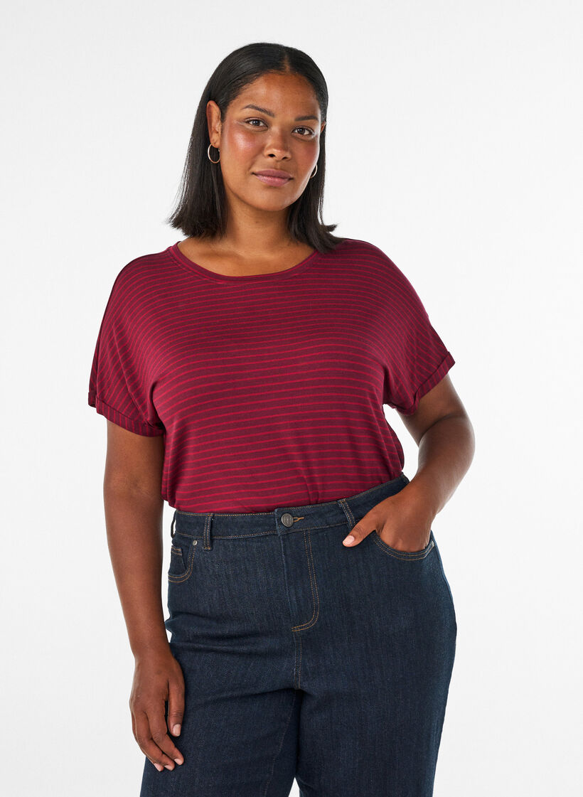 Striped T-shirt in viscose with a round neck, Red, Model image number 0