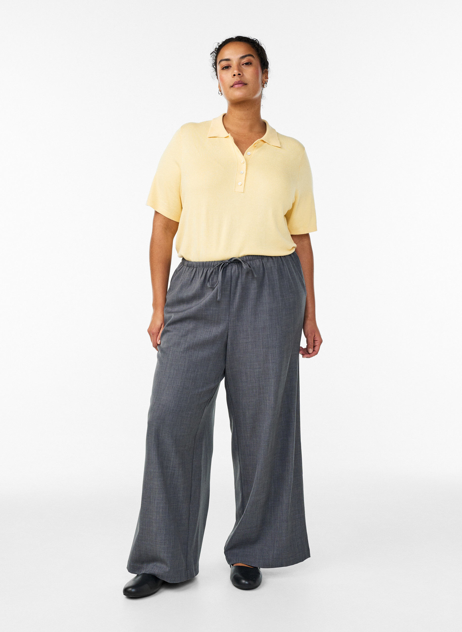 High-waisted trousers with wide legs, Dark Grey, Model