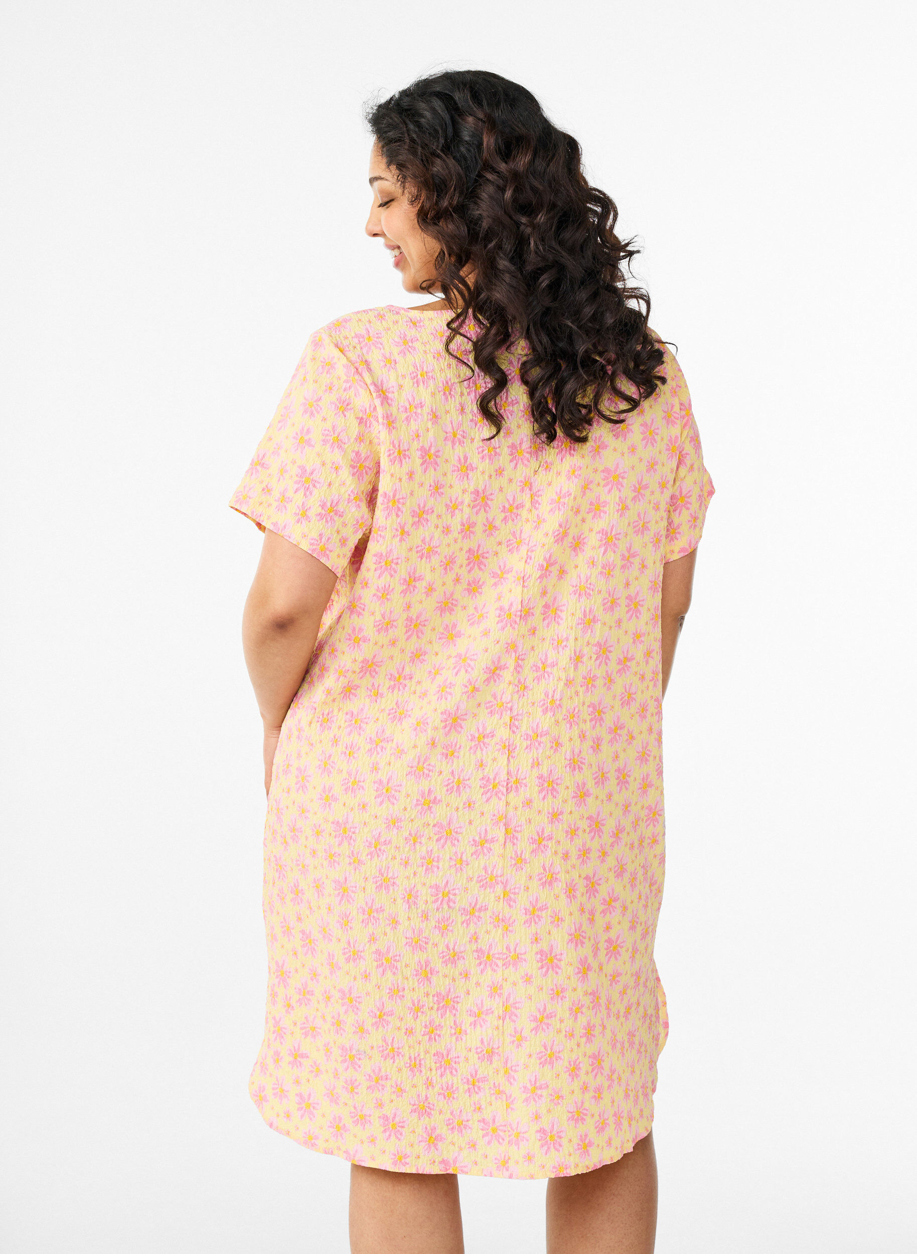 ZizzifashionShort dress with a crinkled texture and short sleeves, Yellow, Model image number 2