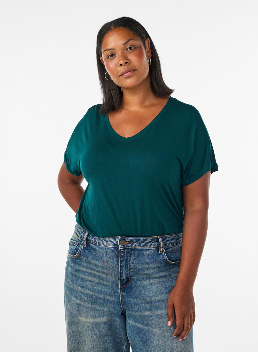 Basic V-neck T-shirt in viscose, Green, Model image number 0