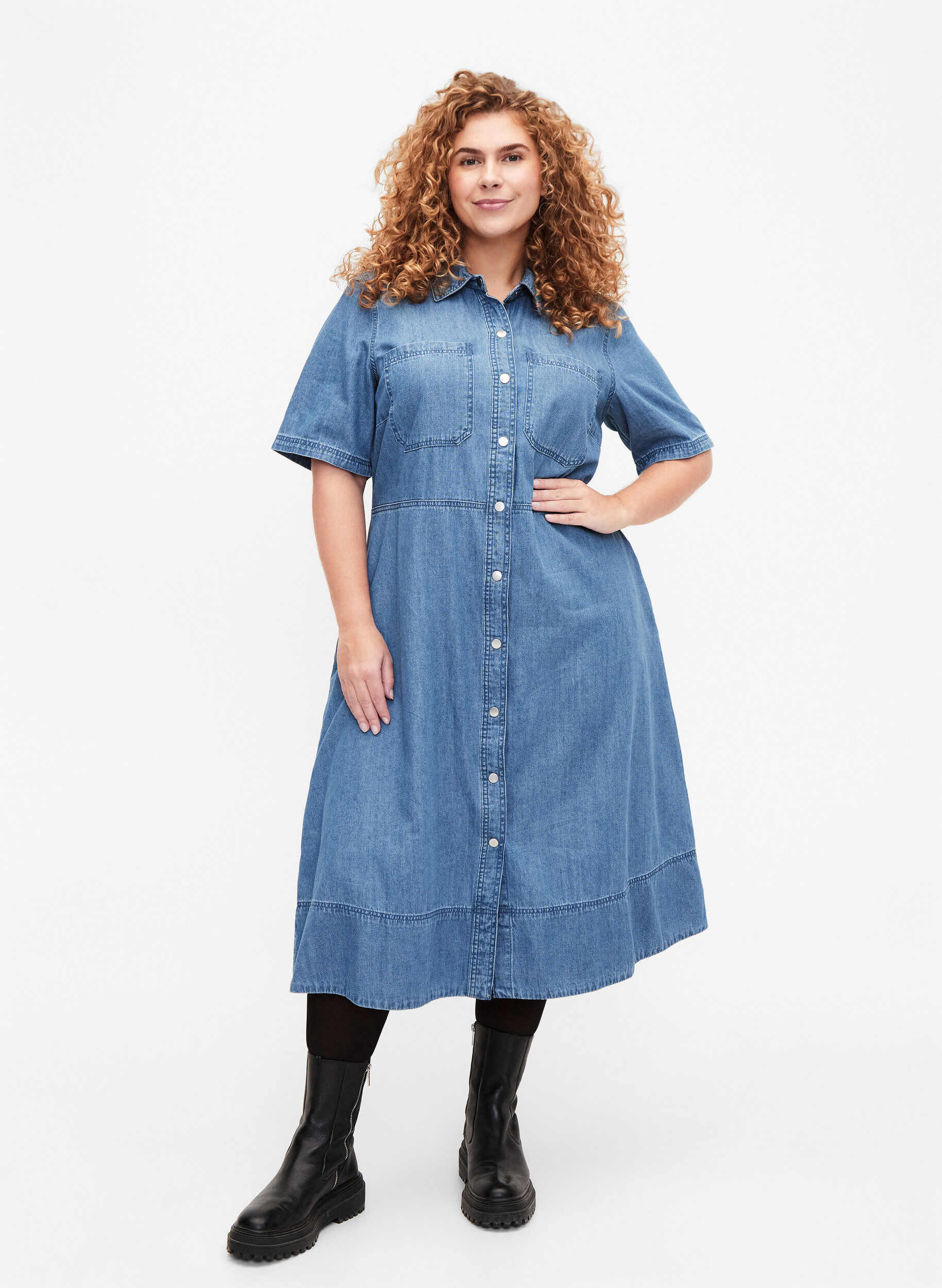 Zizzifashion Denim shirt dress with short sleeves, Light Blue, Model image number 1