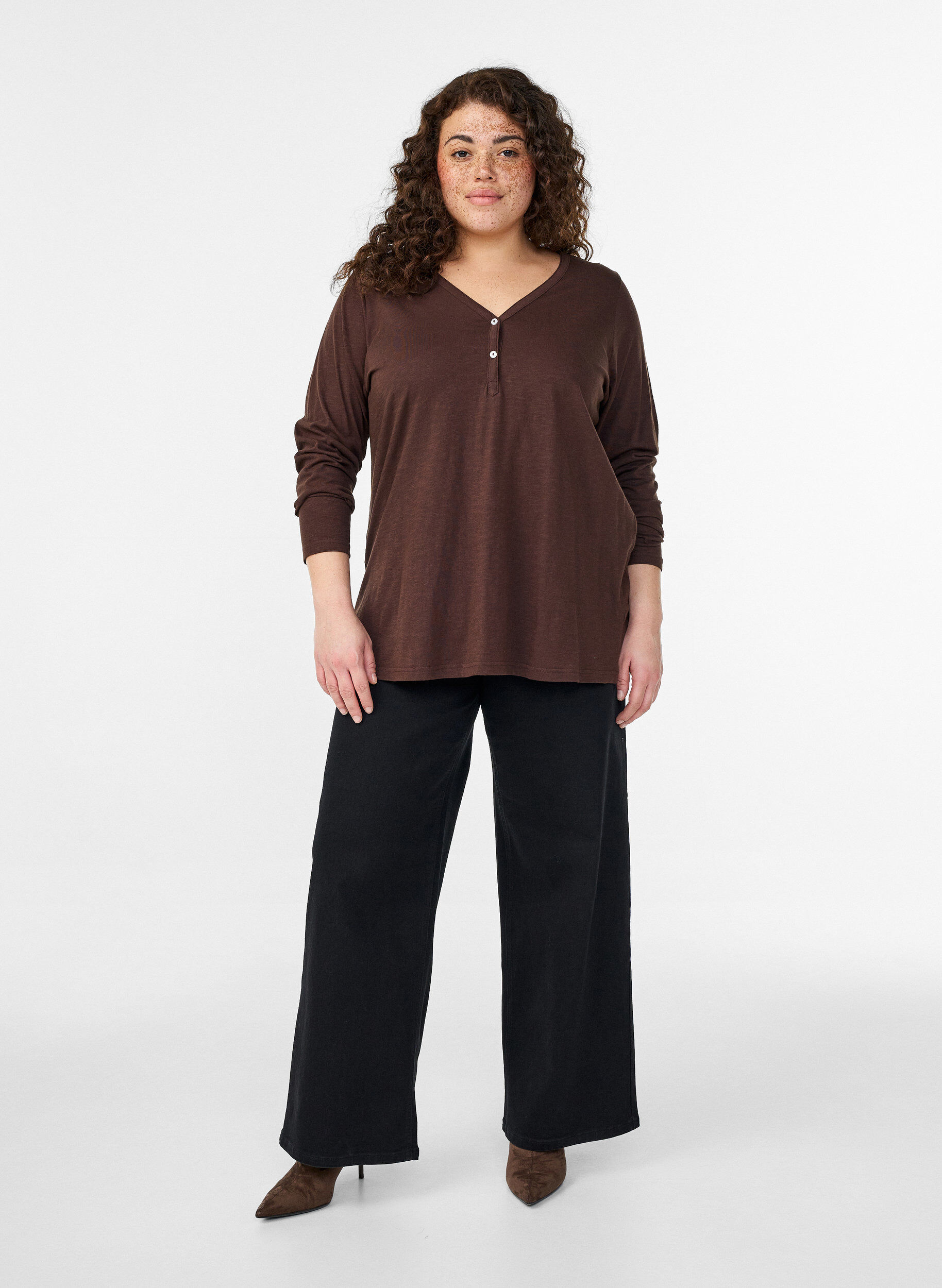 Zizzifashion Long-sleeved t-shirt with V-neck and buttons, Brown, Model image number 1