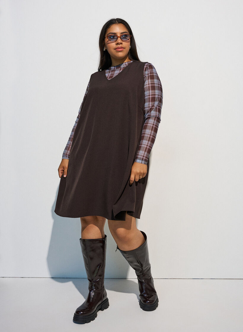 Sleeveless pinstripe A-line dress, Brown, Model image number 1