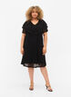 Short-sleeved blonde dress with wide frills, Black, Model image number 2