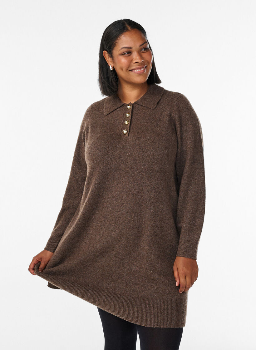 Short knit dress with polo collar and buttons, Brown, Model