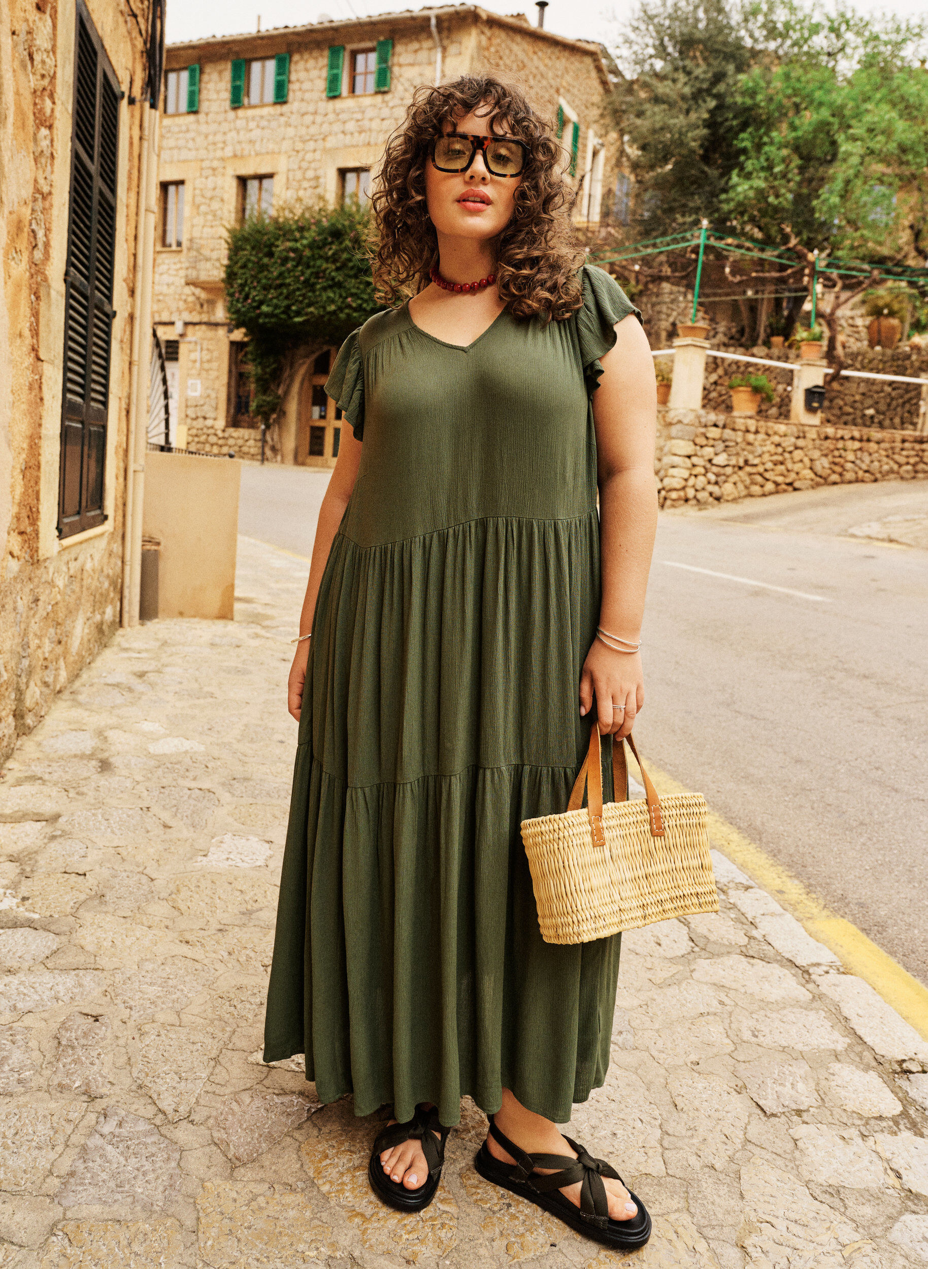 Zizzifashion Midi dress in viscose with ruffle sleeves, Green, Image image number 0