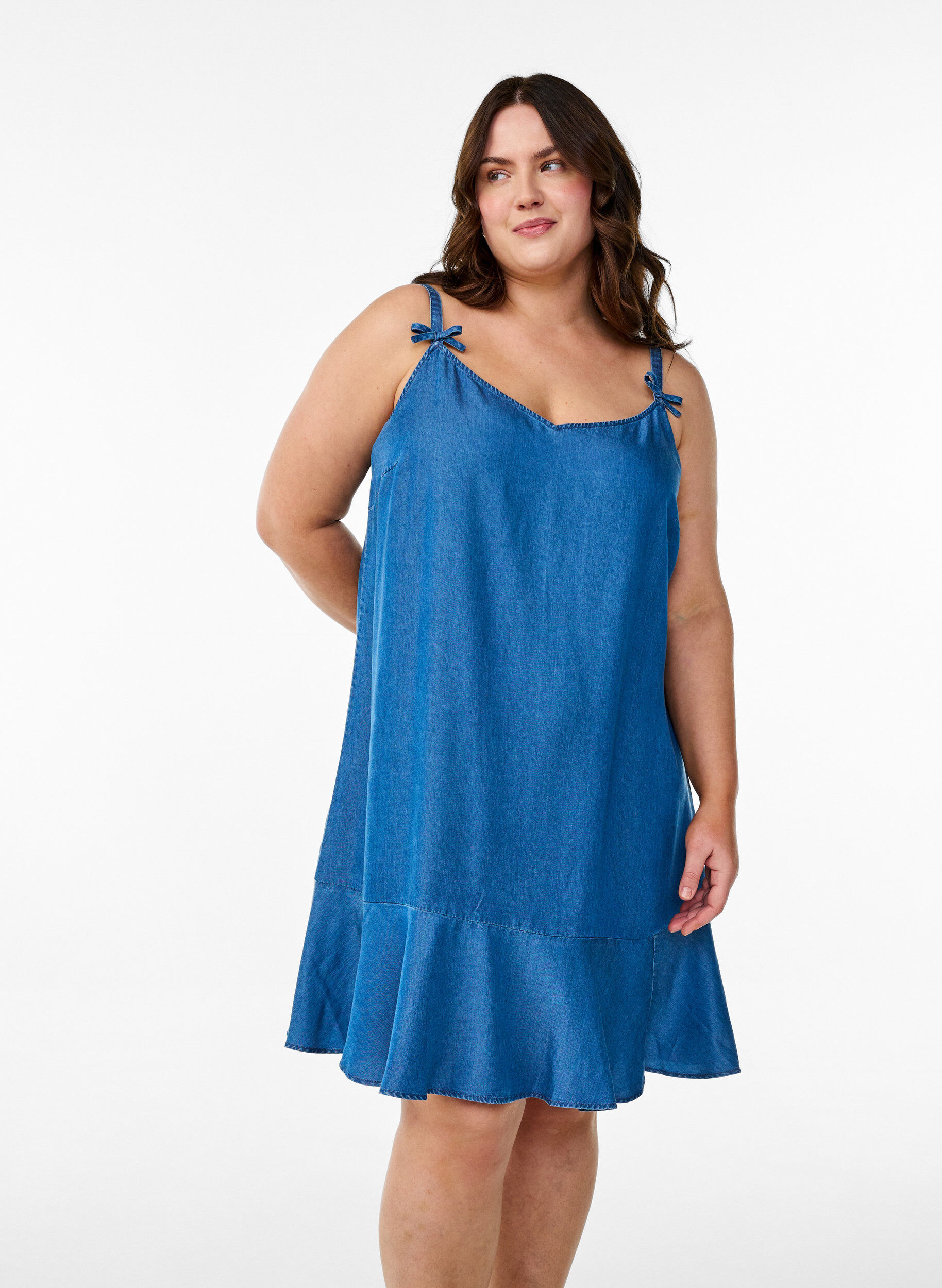 Zizzifashion Midi denim dress with spaghetti straps, Blue, Model image number 0