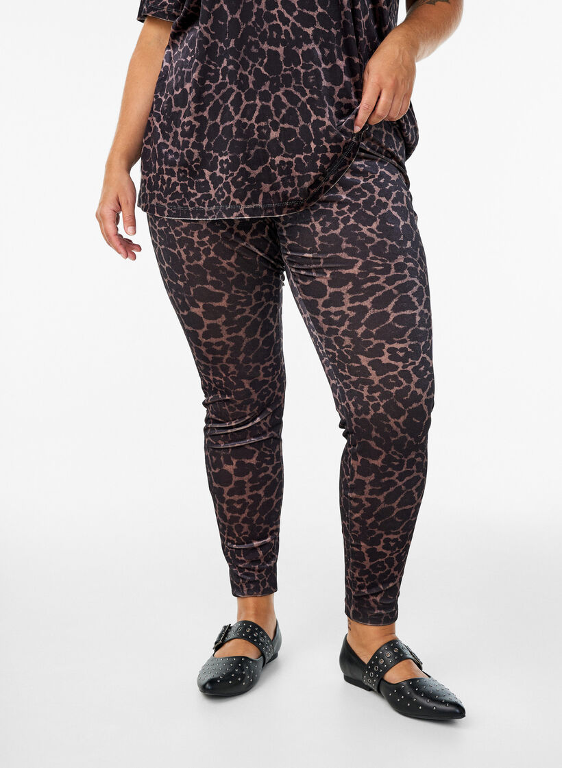 Velour leggings with leopard pattern, Brown, Model