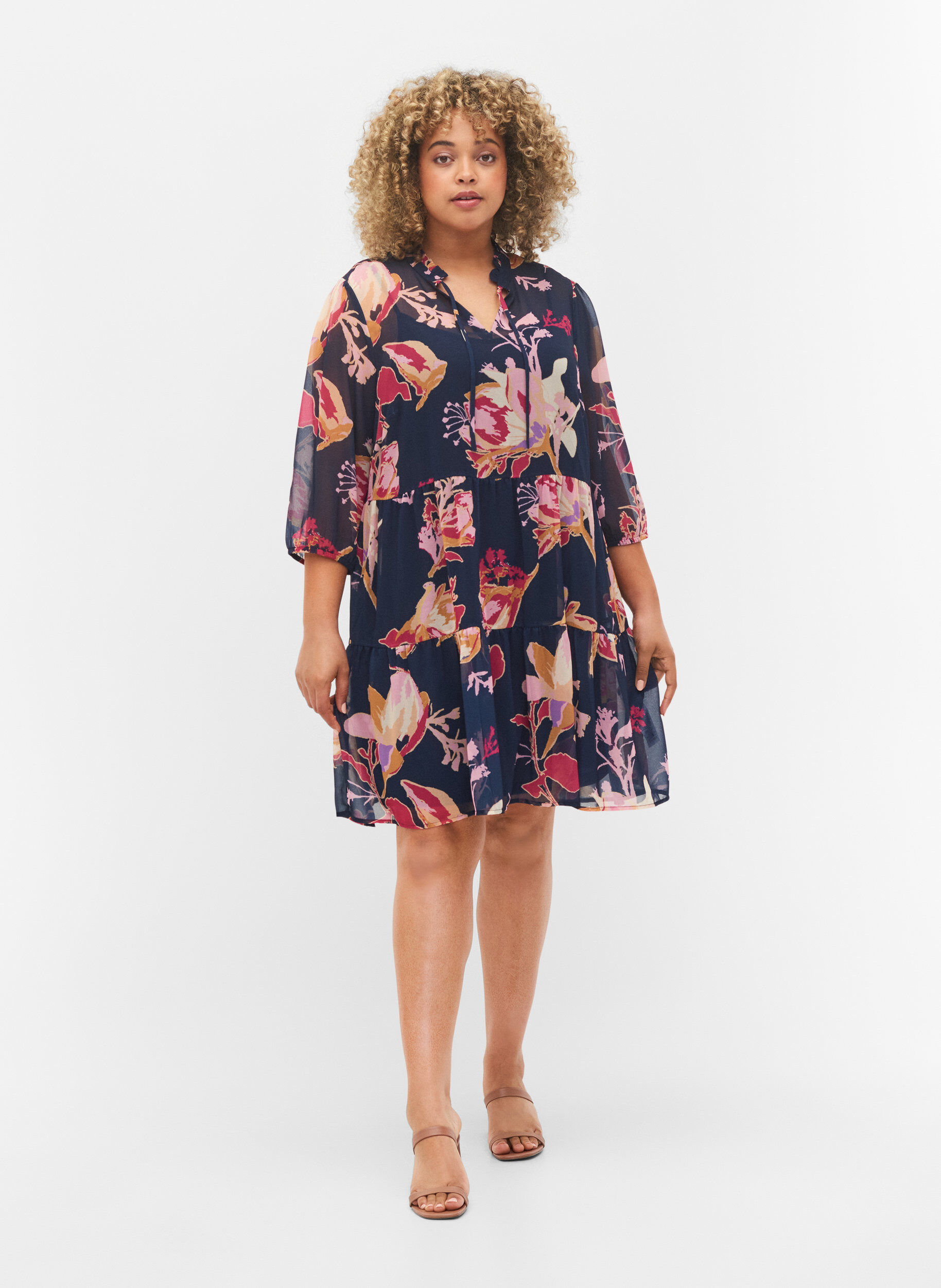 Zizzifashion Floral tunic with 3/4 sleeves and ruffle collar, Big Flower AOP, Model image number 2