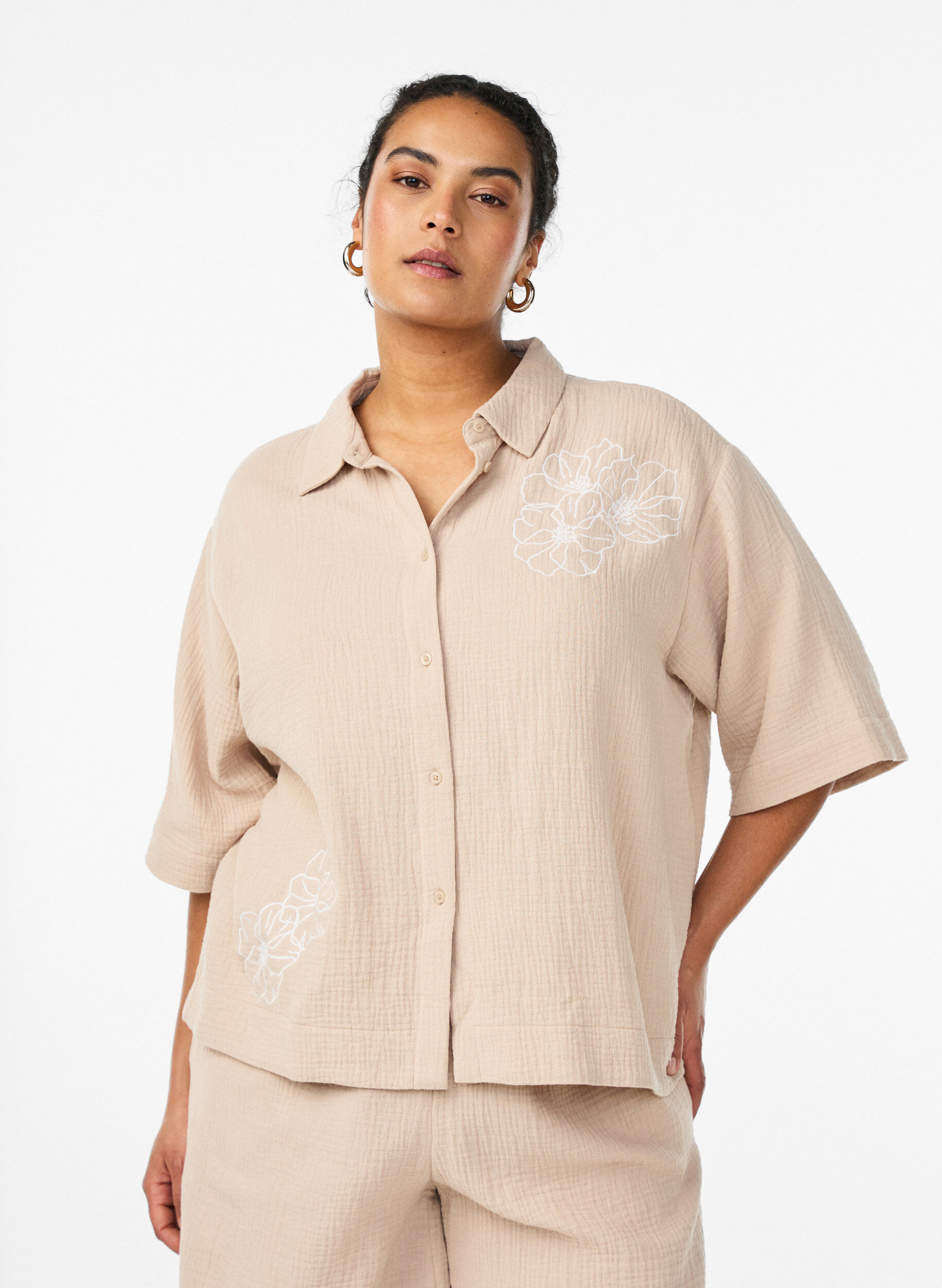 Zizzifashion Cotton muslin shirt with embroidered details, Beige, Model image number 0