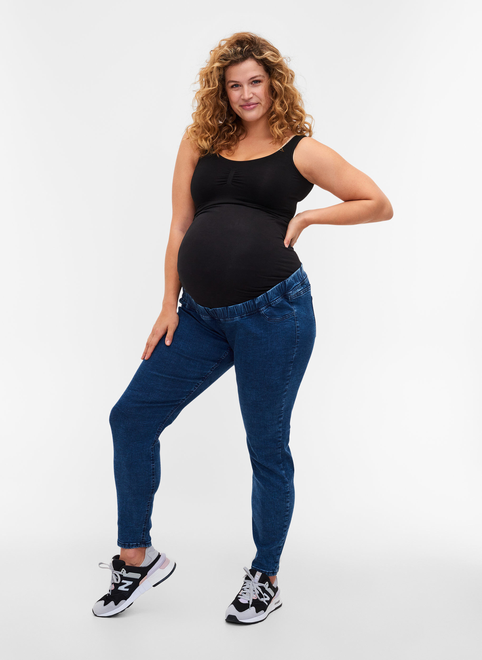 Zizzifashion Maternity jeggings with back pockets, Dark blue, Model image number 2