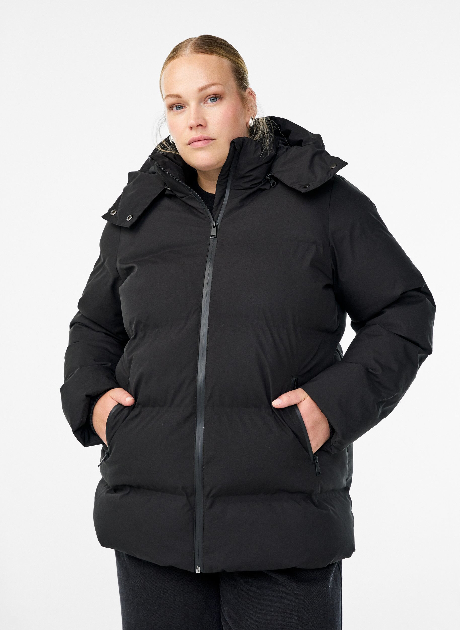 Short puffer jacket with detachable hood, Black, Model