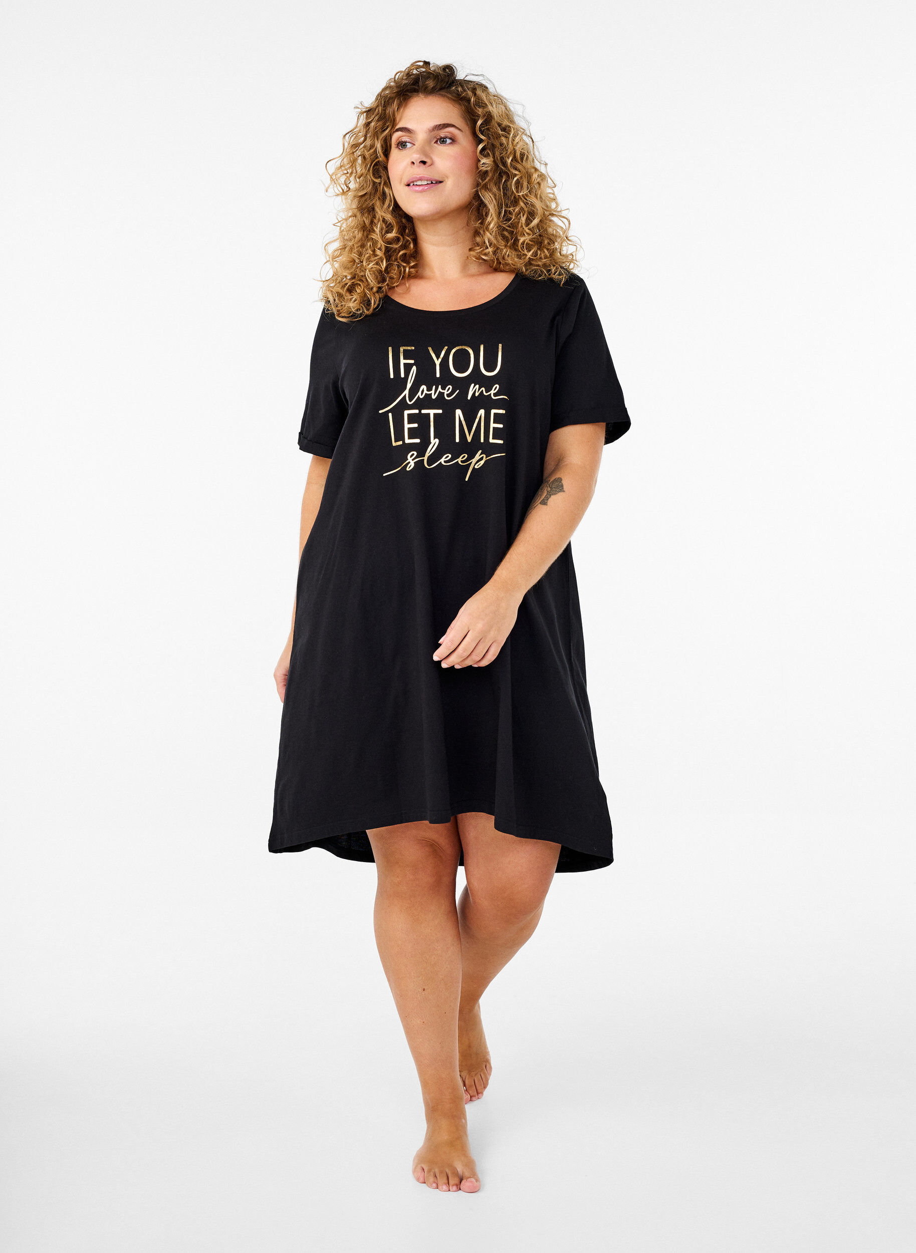 Zizzifashion Short-sleeved nightgown in organic cotton, Black, Model image number 1