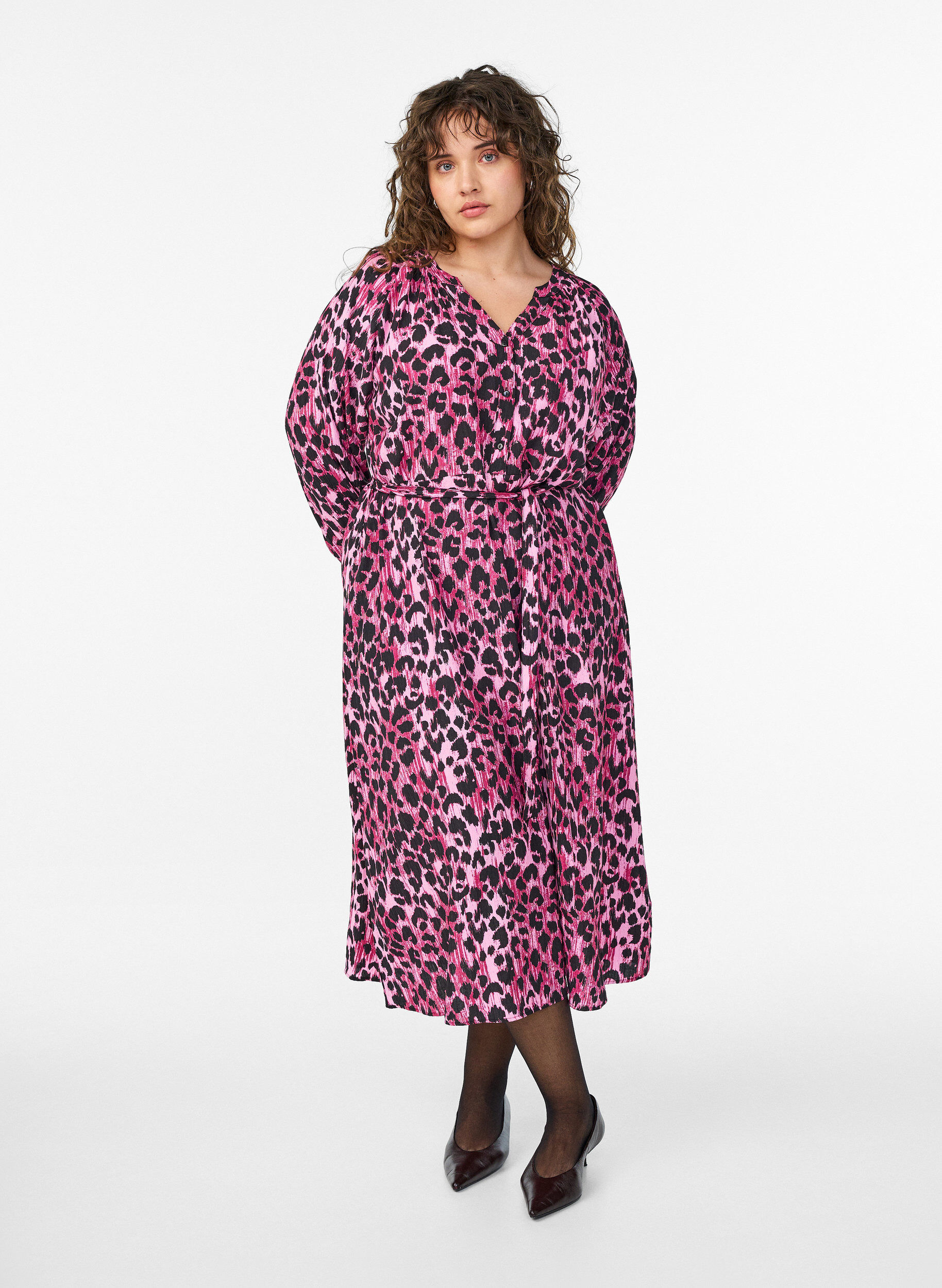 Midi dress with button fastening and tie-belt, Pink, Model