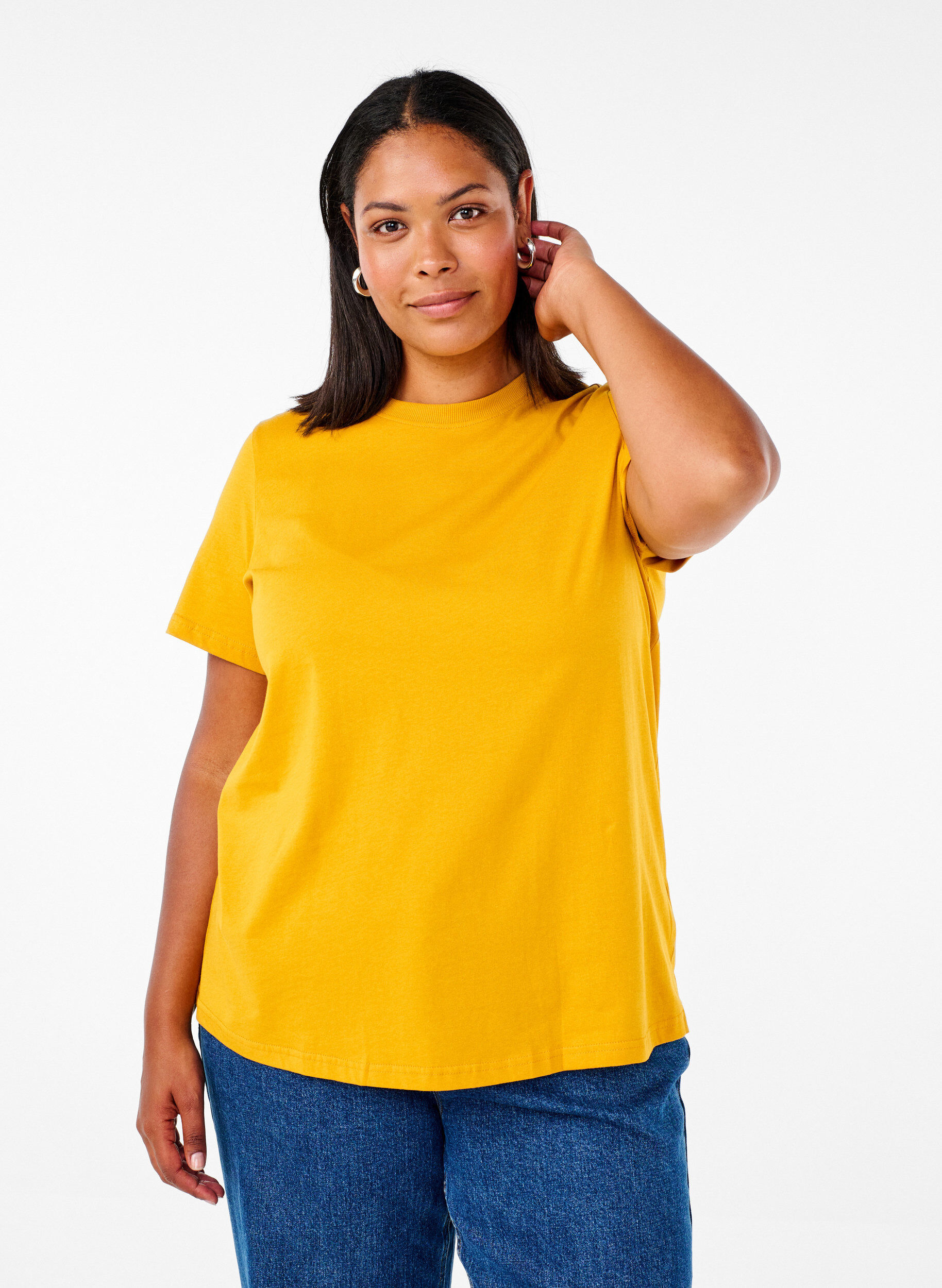 Basic cotton T-shirt with round neck, Yellow, Model