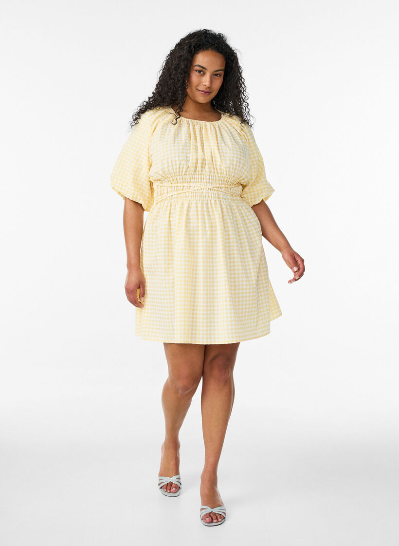 Short small check dress with balloon sleeves, Yellow, Model image number 1