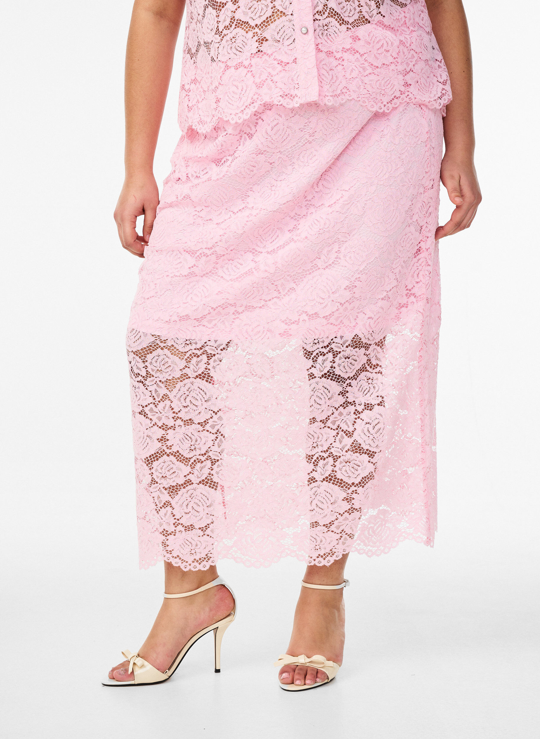 Zizzifashion Lace midi skirt with an elasticated waist, Rose, Model image number 2