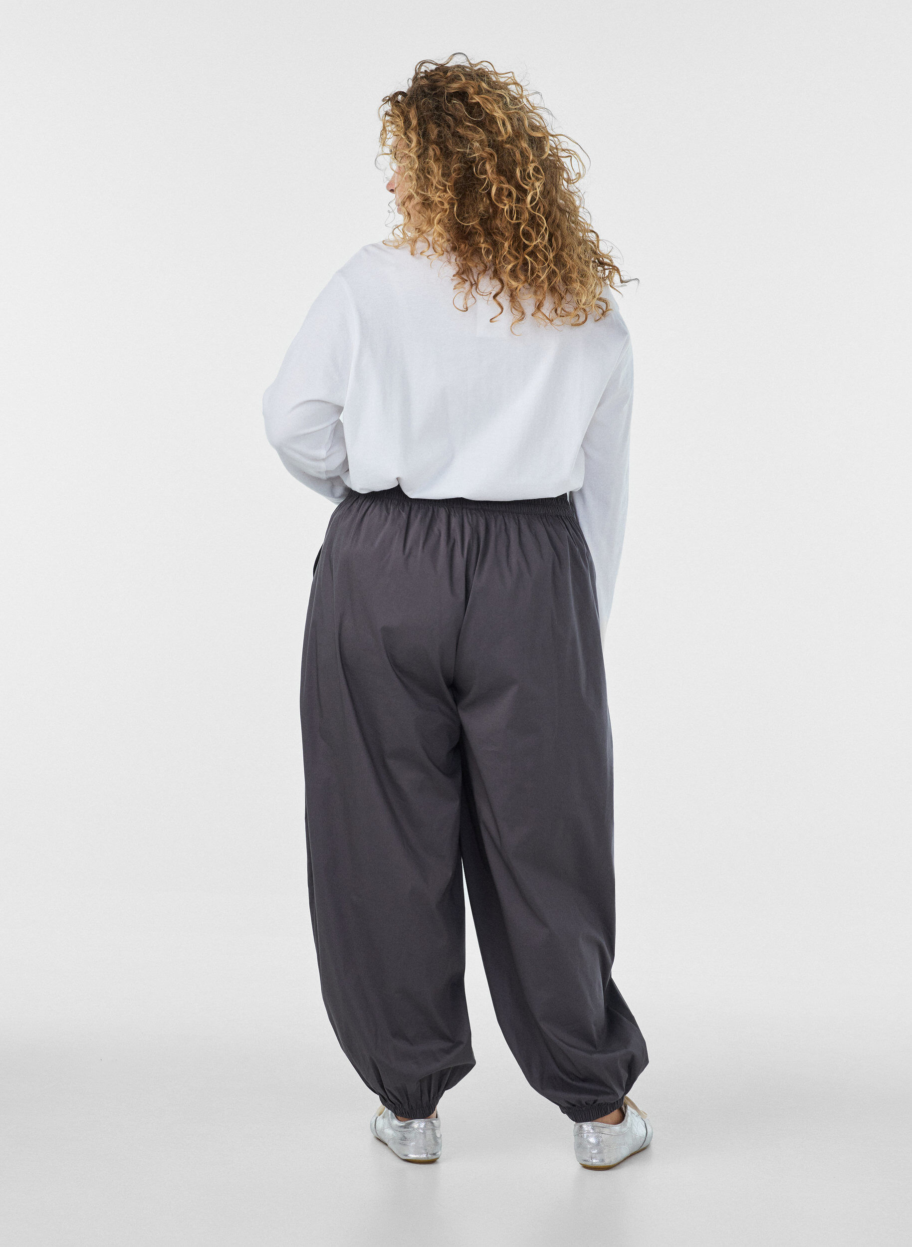 ZizzifashionBalloon trousers with pockets and an elasticated waistband, Dark Grey, Model image number 1