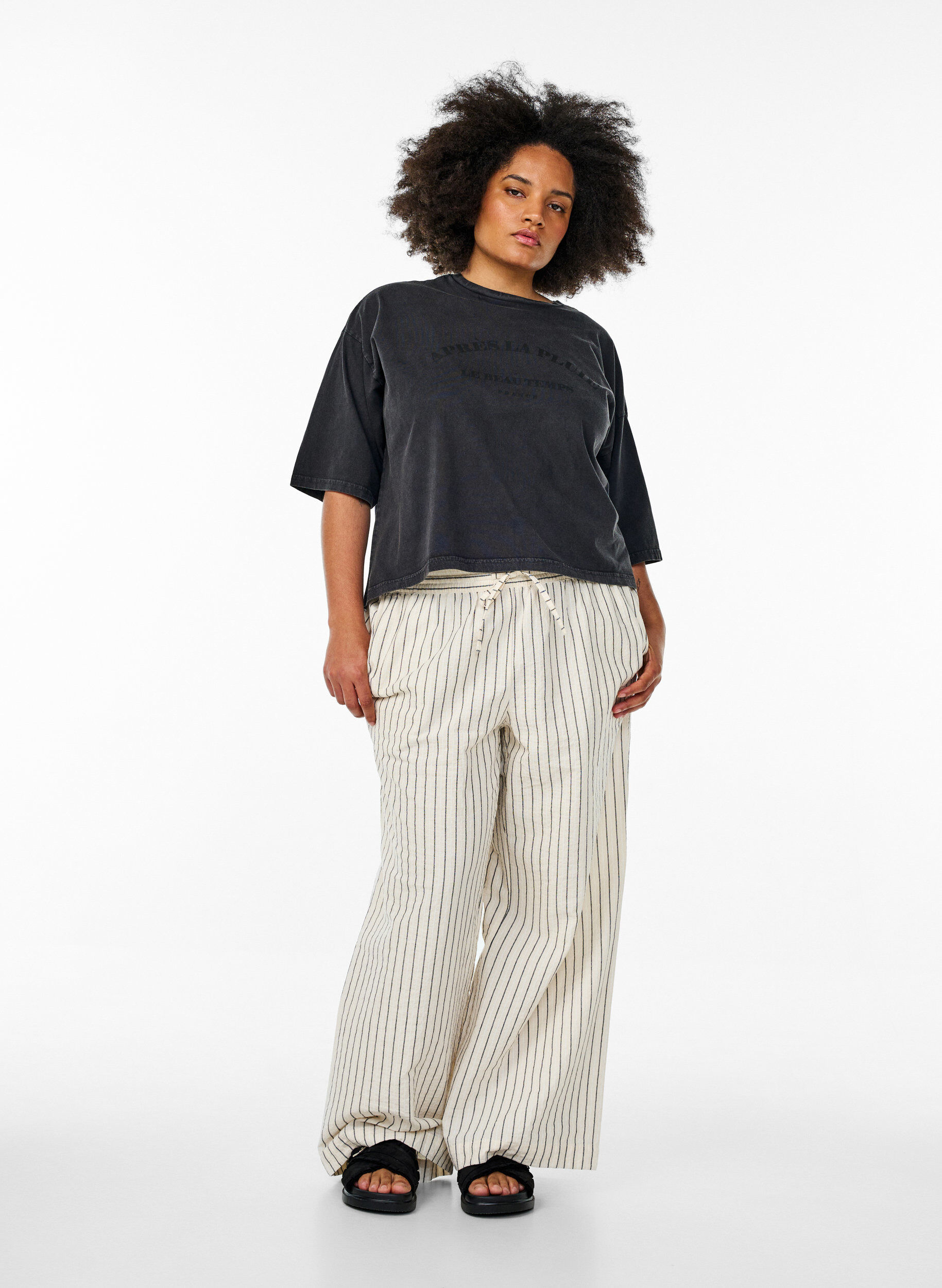 Zizzifashion Short T-shirt with a loose fit, Grey, Model image number 1