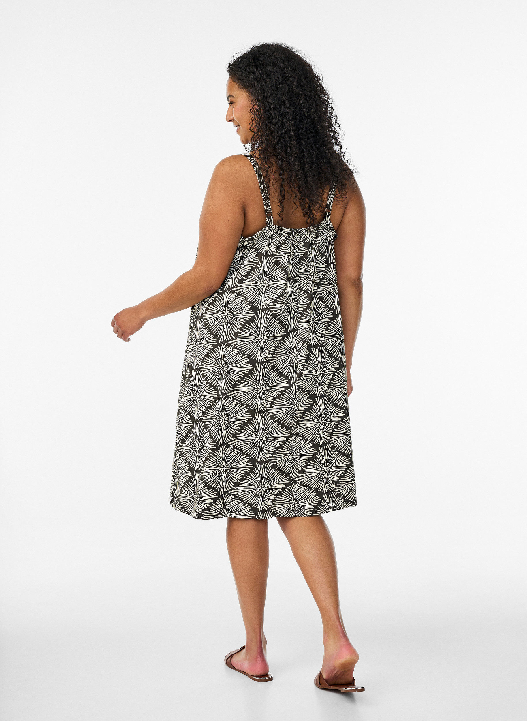 Zizzifashion Knee-length strap dress in organic cotton, Black, Model image number 2