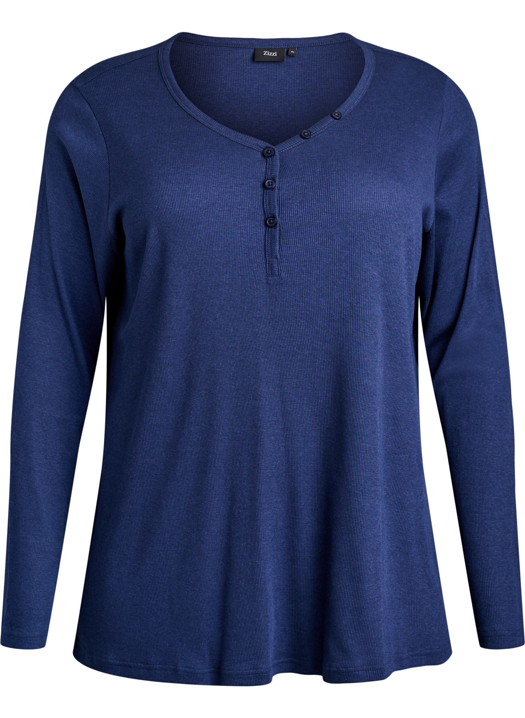 Ribbed night top with long sleeves and buttons