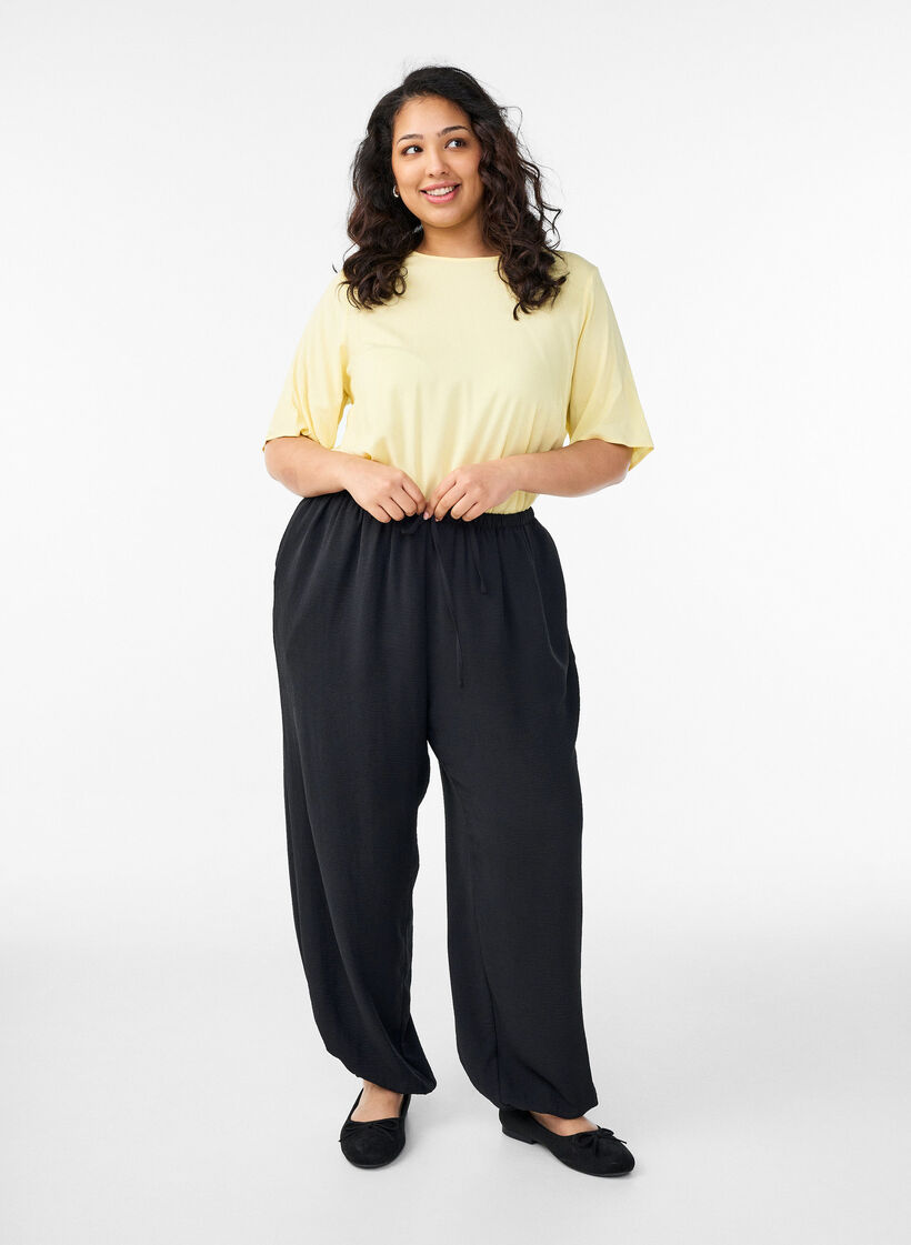 Short-sleeved woven blouse with round neck, Yellow, Model image number 1