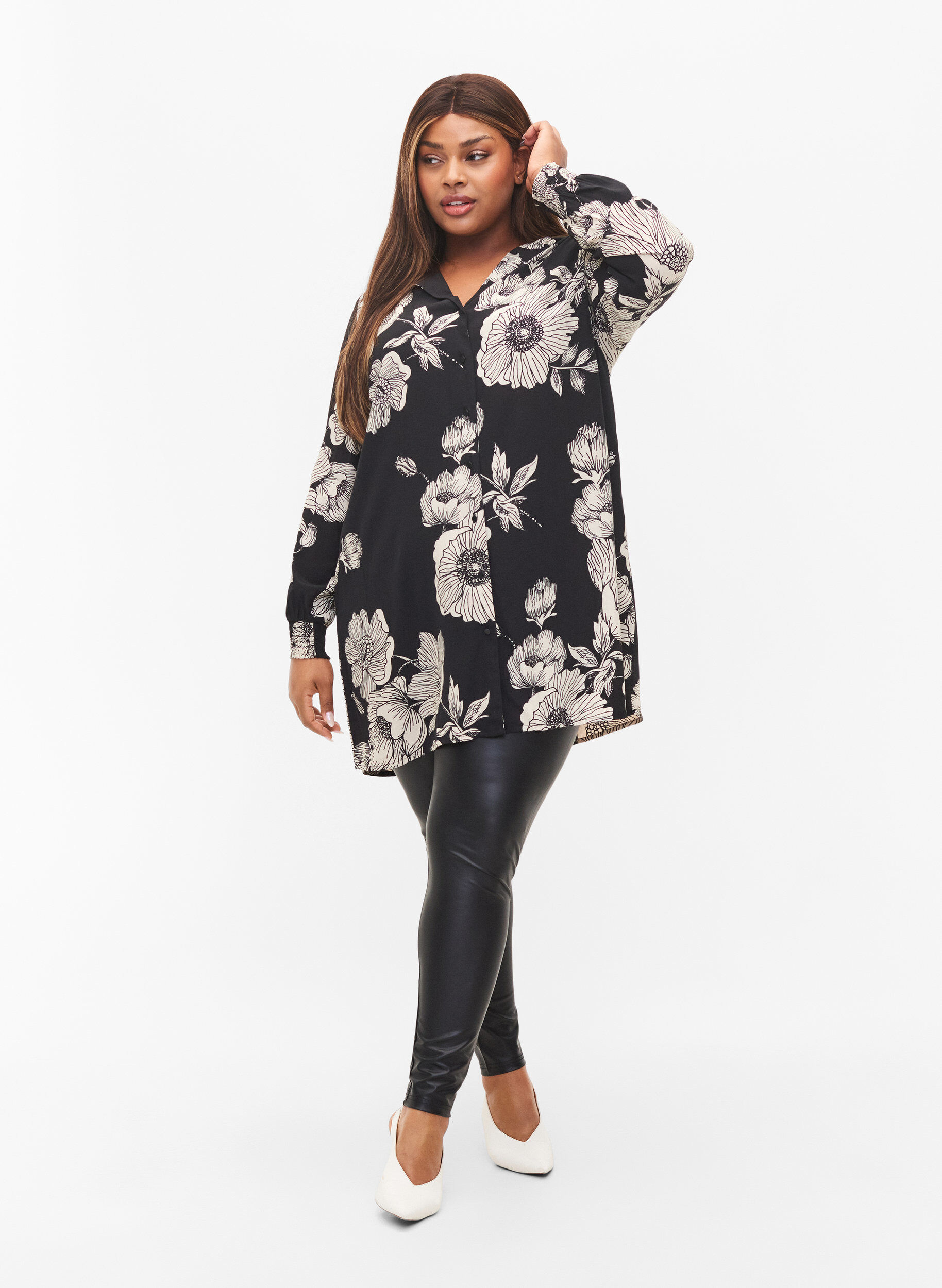 Zizzifashion Long floral viscose shirt, Black White AOP, Model image number 2