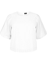 Blouse with puffed sleeves and lace pattern