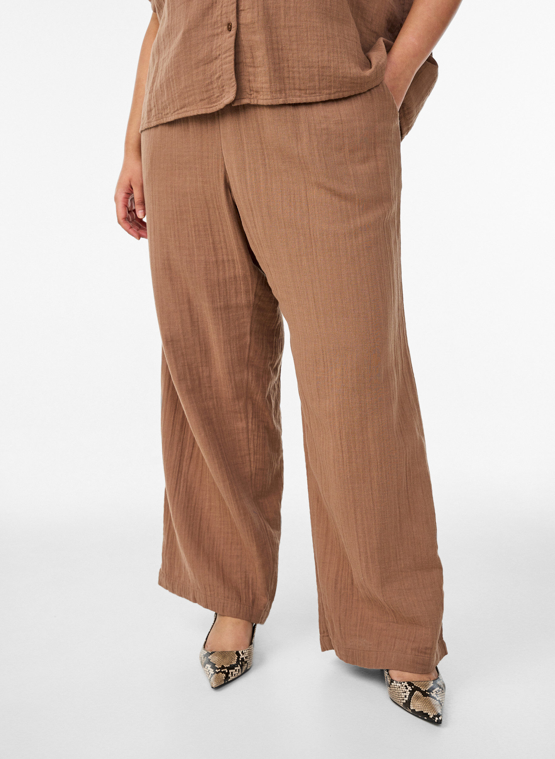 Zizzifashion High-waisted cotton muslin trousers with loose legs, Brown, Model image number 2