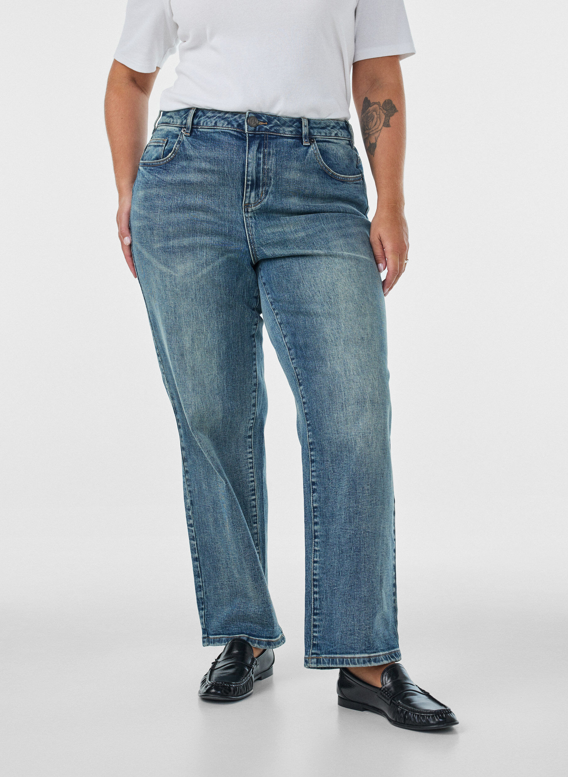 ZizzifashionKiana straight fit jeans with a lightly distressed look, Blue, Model image number 2